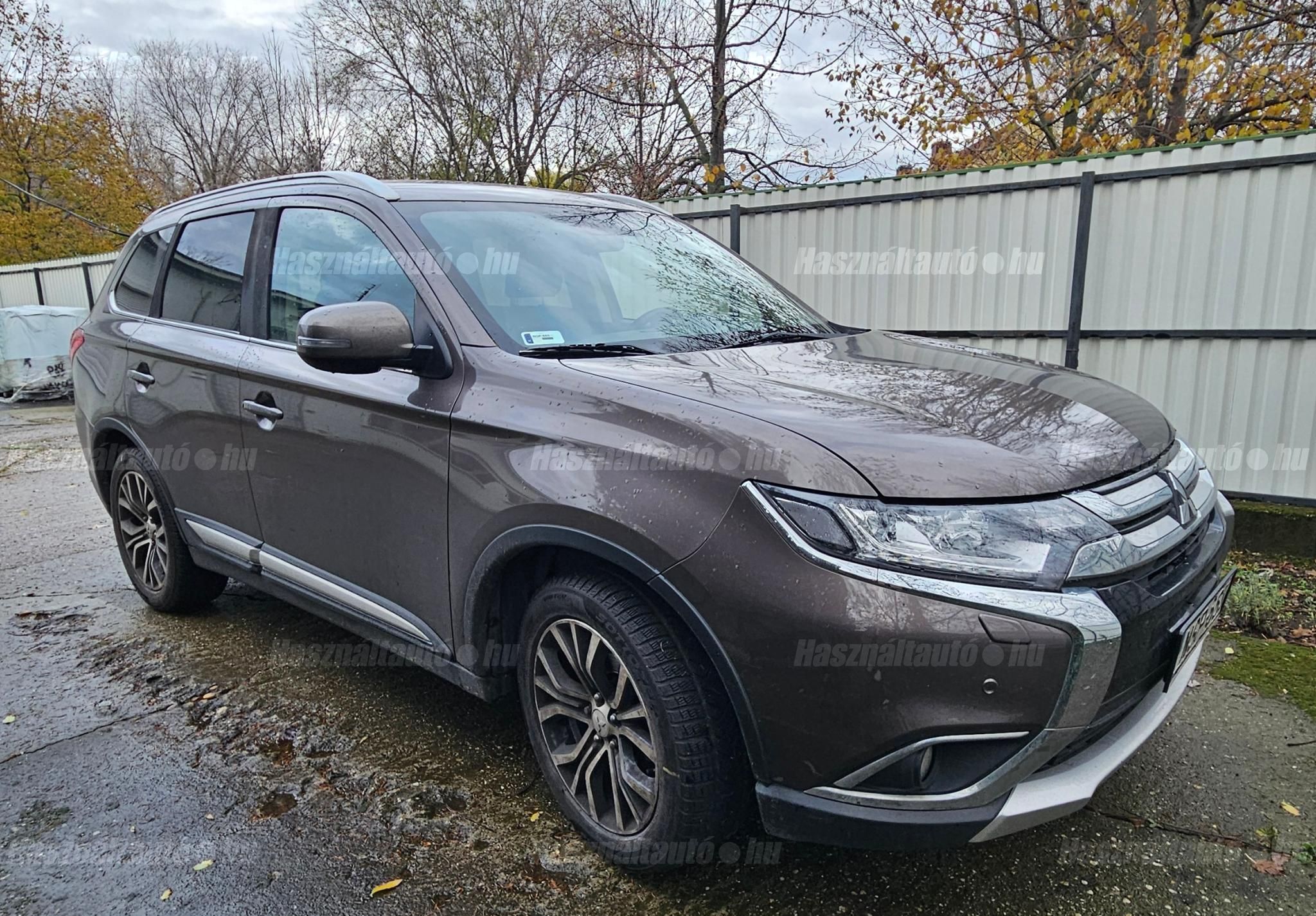 MITSUBISHI OUTLANDER 2016/9 - 1
