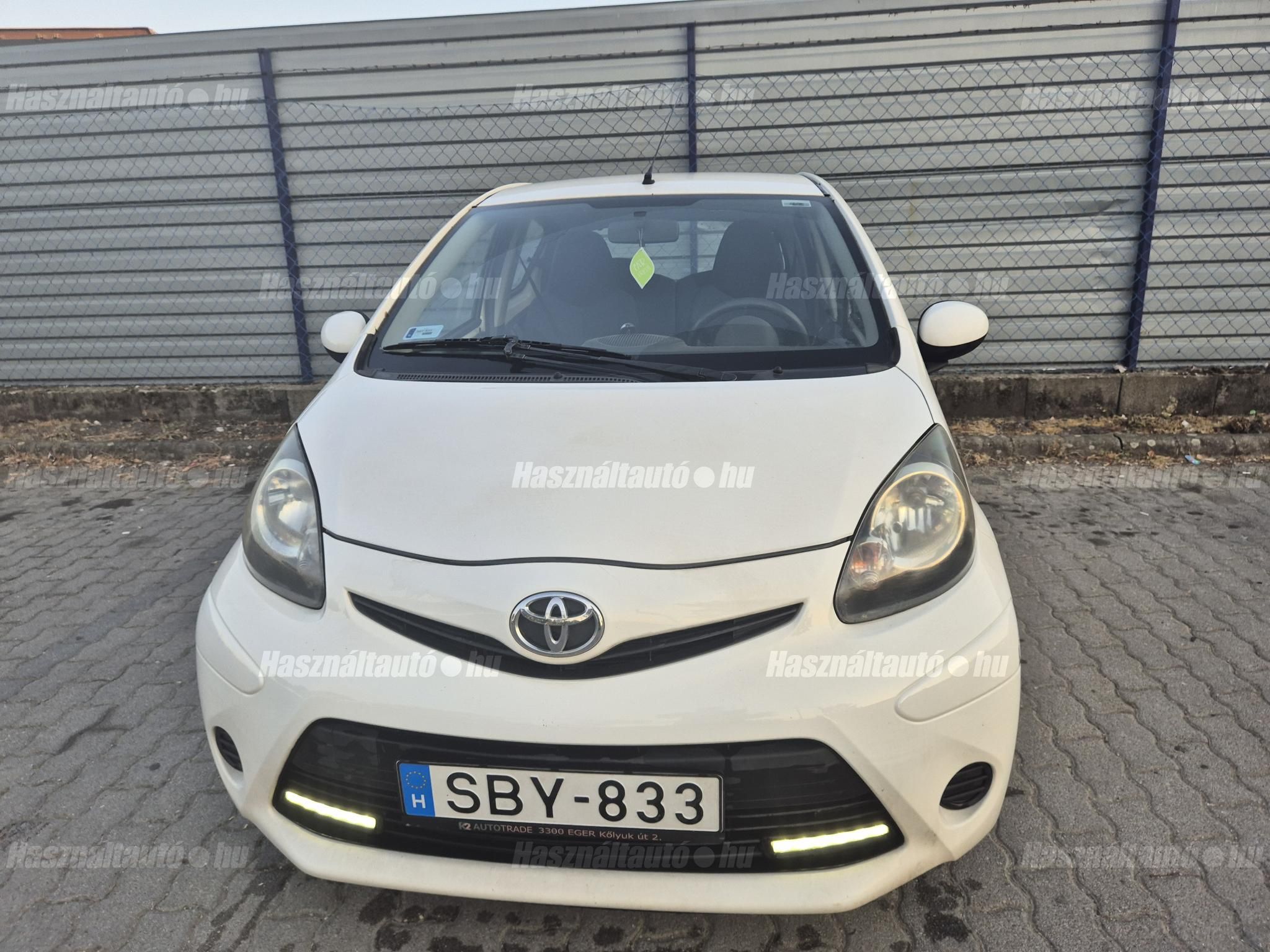 TOYOTA AYGO 2012/4 - 1