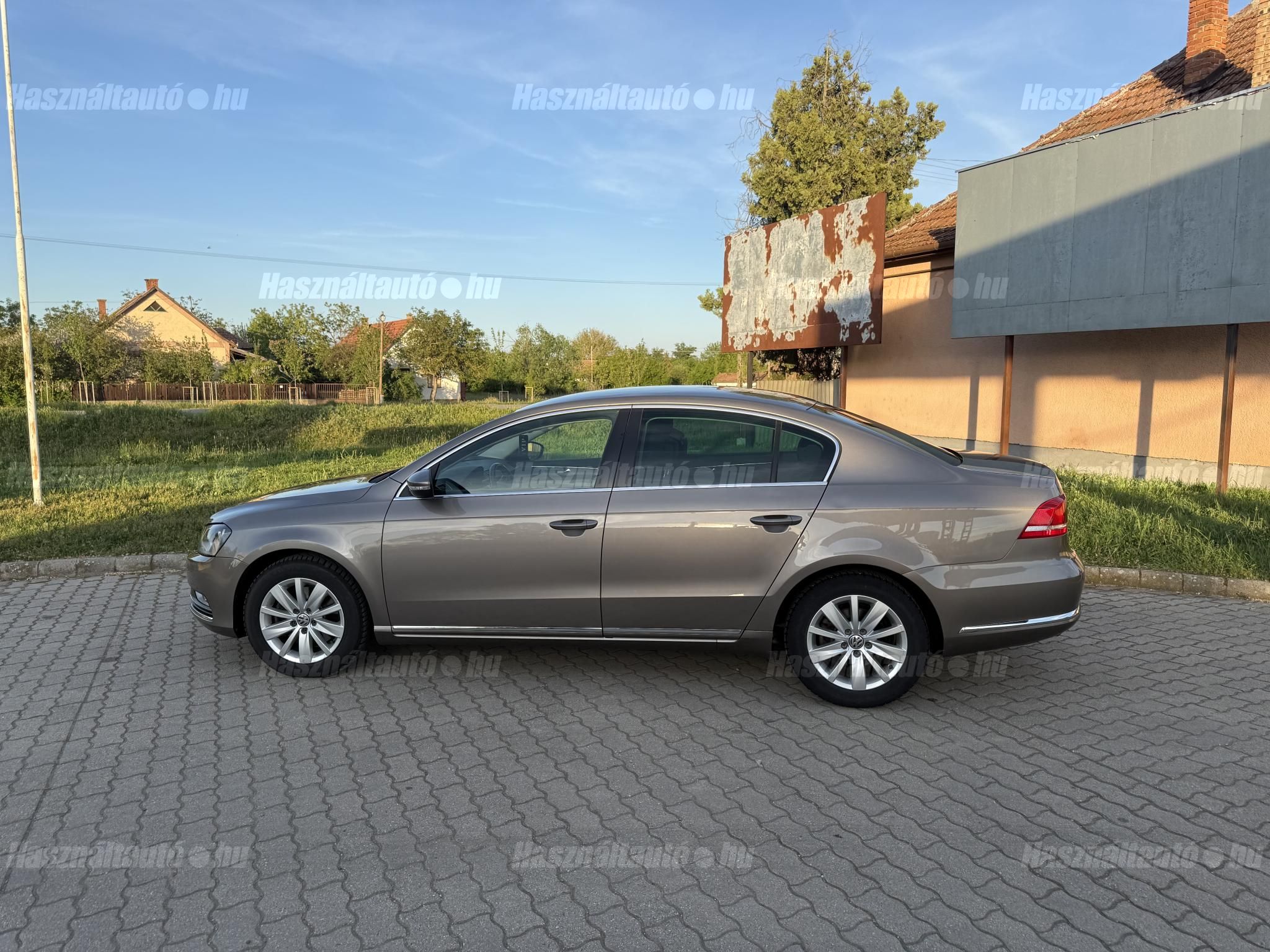 VOLKSWAGEN PASSAT VII 2011/3 - 1
