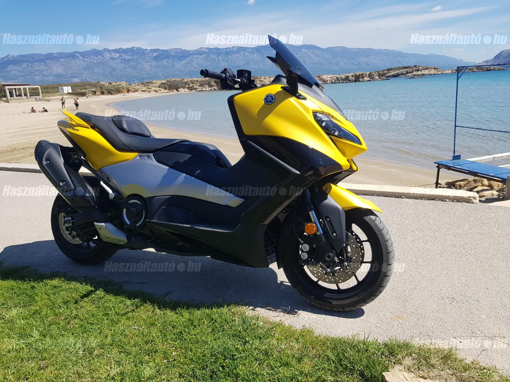 YAMAHA TMAX 2022/6 - 1