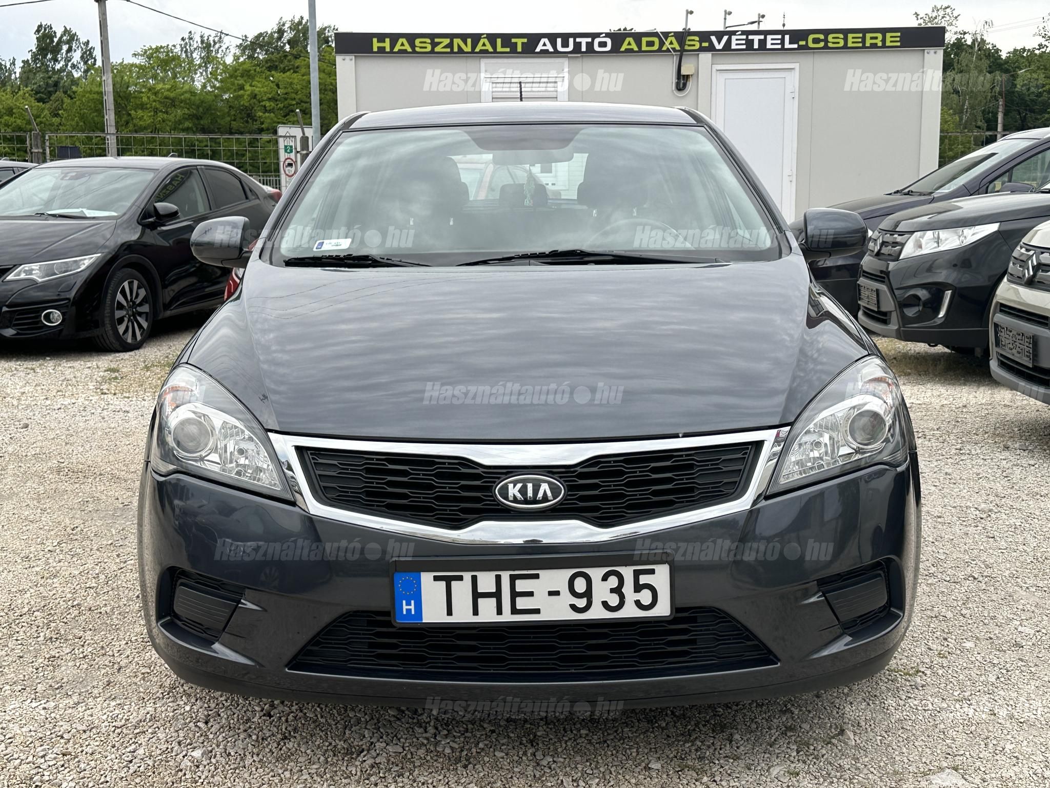 KIA CEE'D 2009/12 - 1