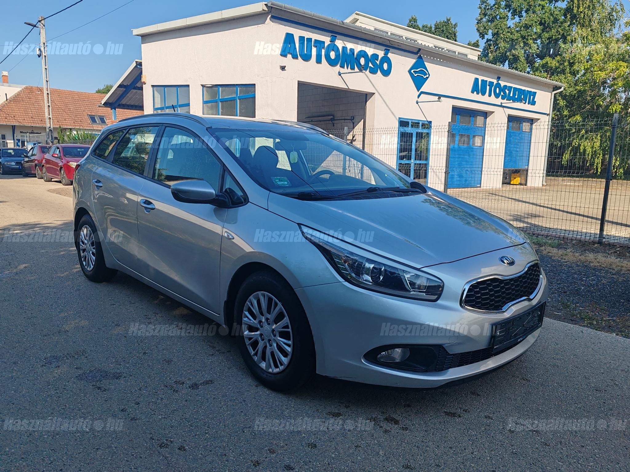 KIA CEE'D 2012/11 - 1