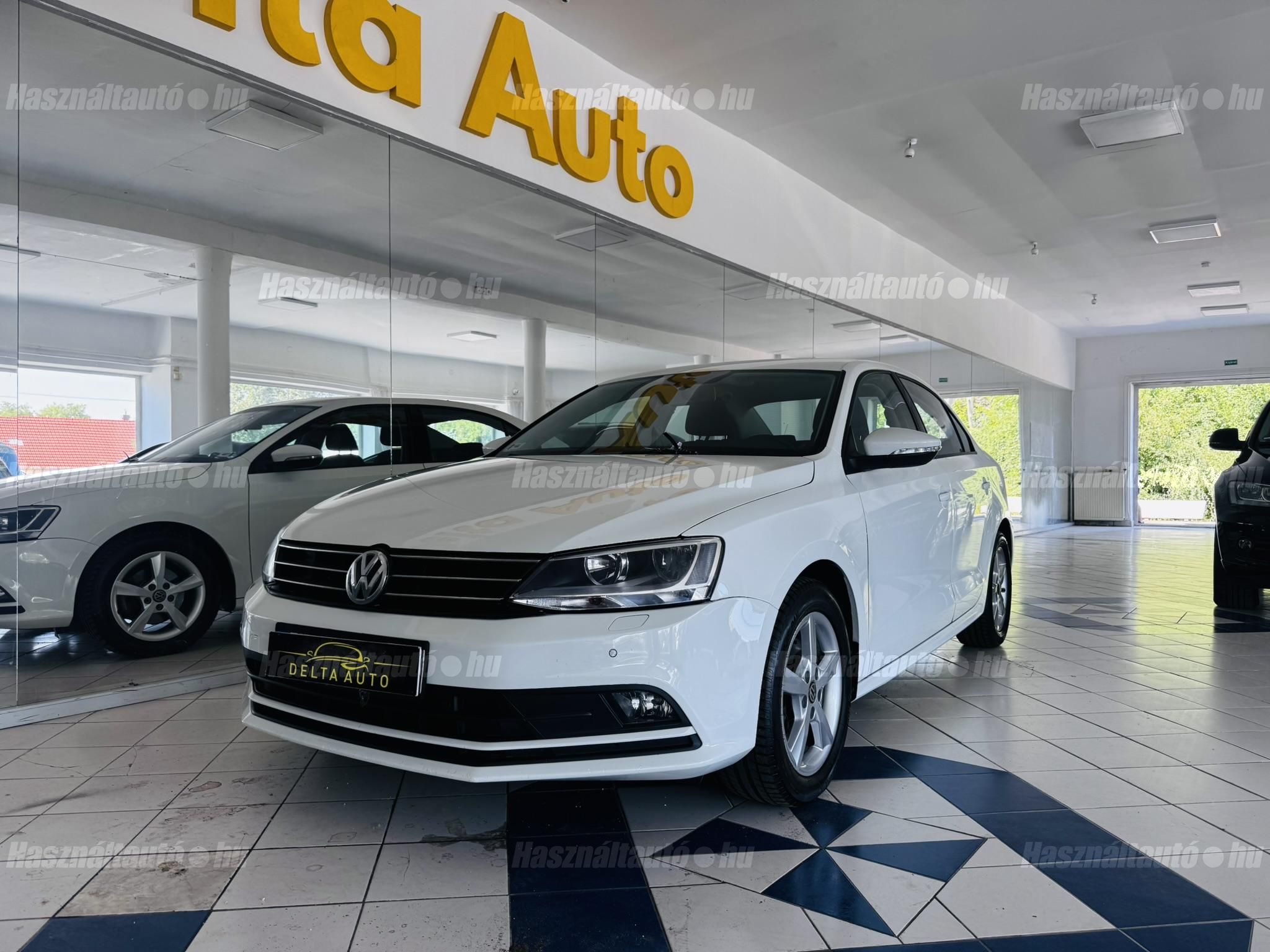 VOLKSWAGEN JETTA 2016/8 - 1