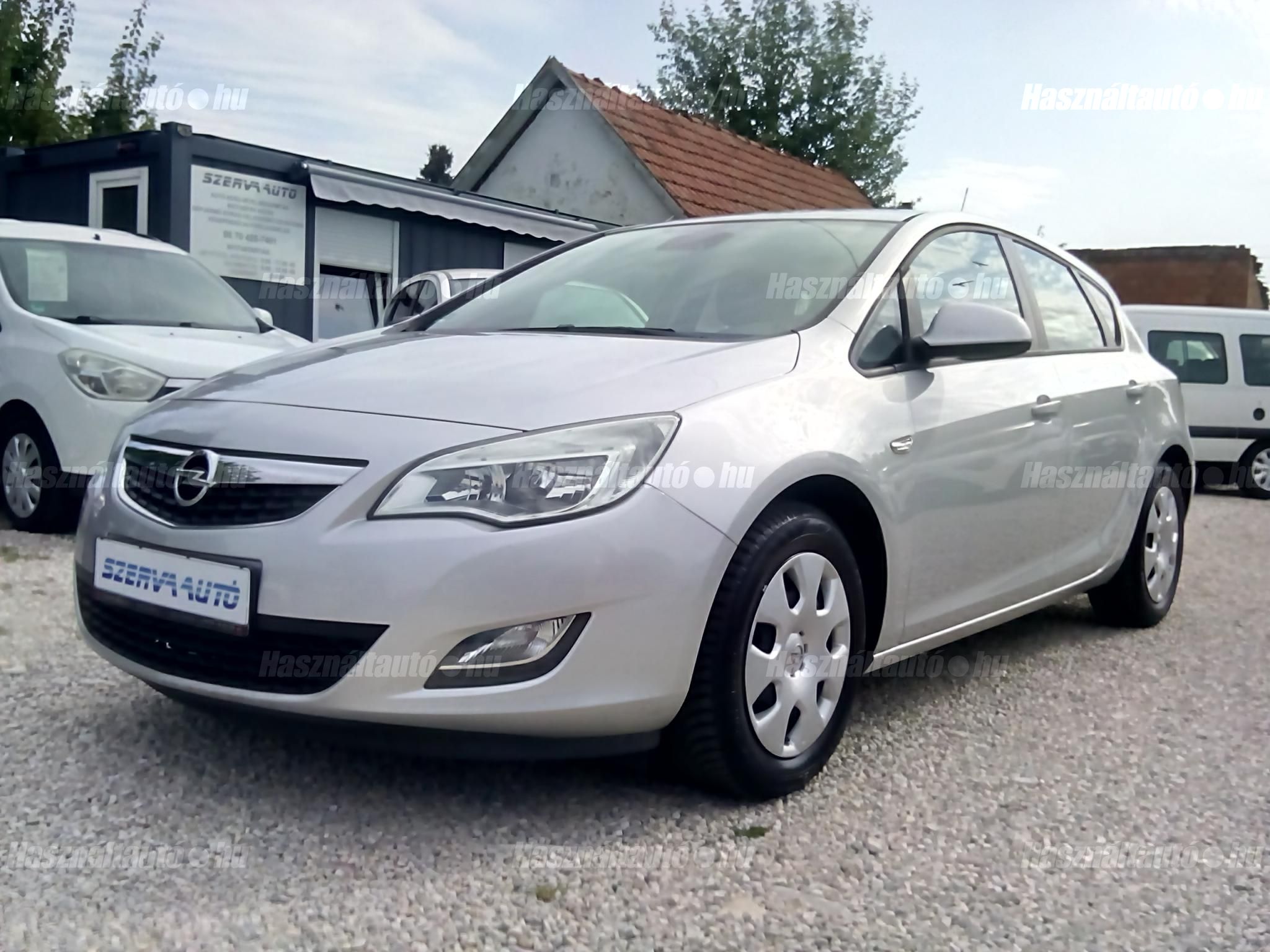 OPEL ASTRA J 2010/9 - 1