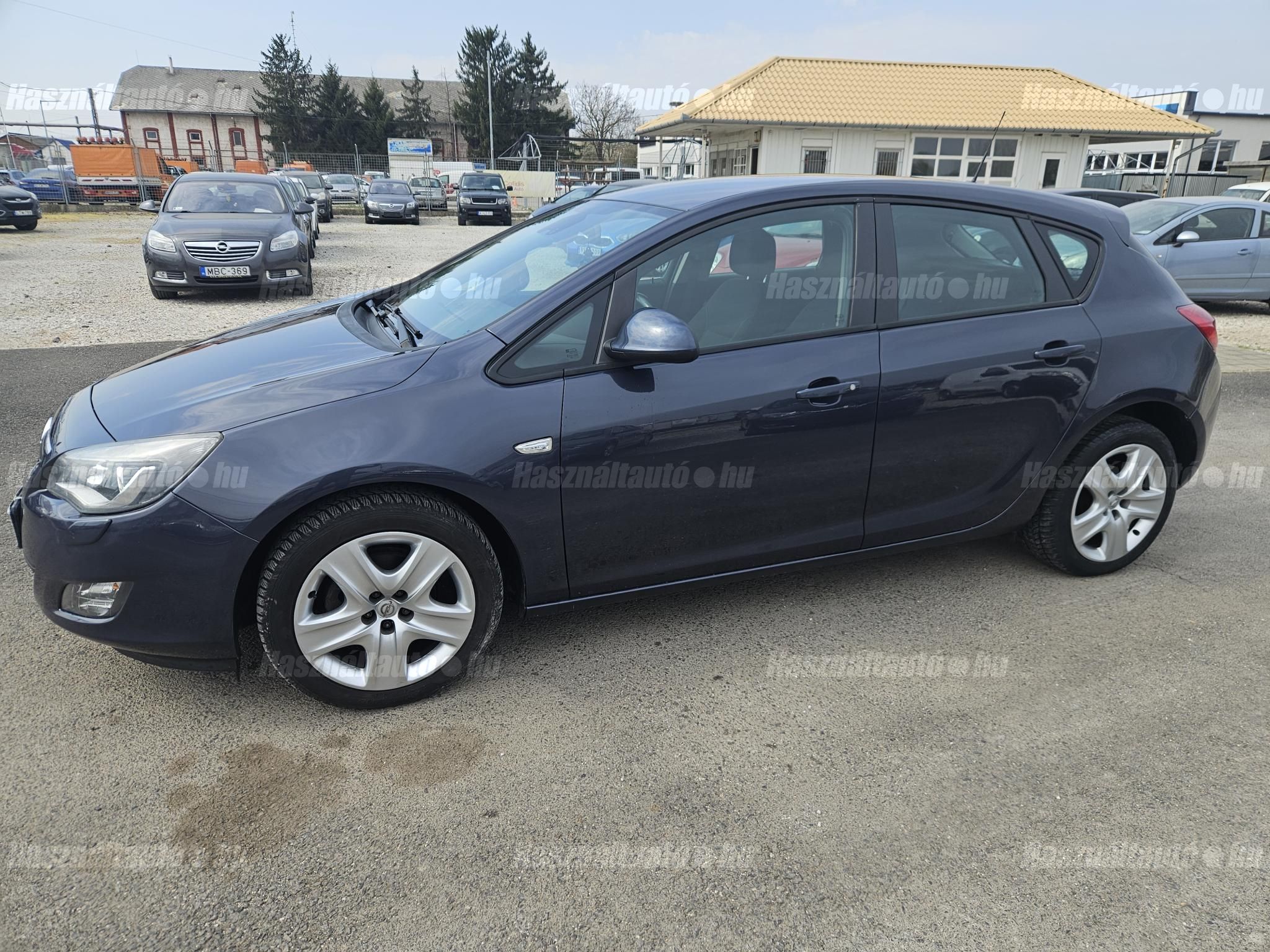 OPEL ASTRA J 2010/4 - 1