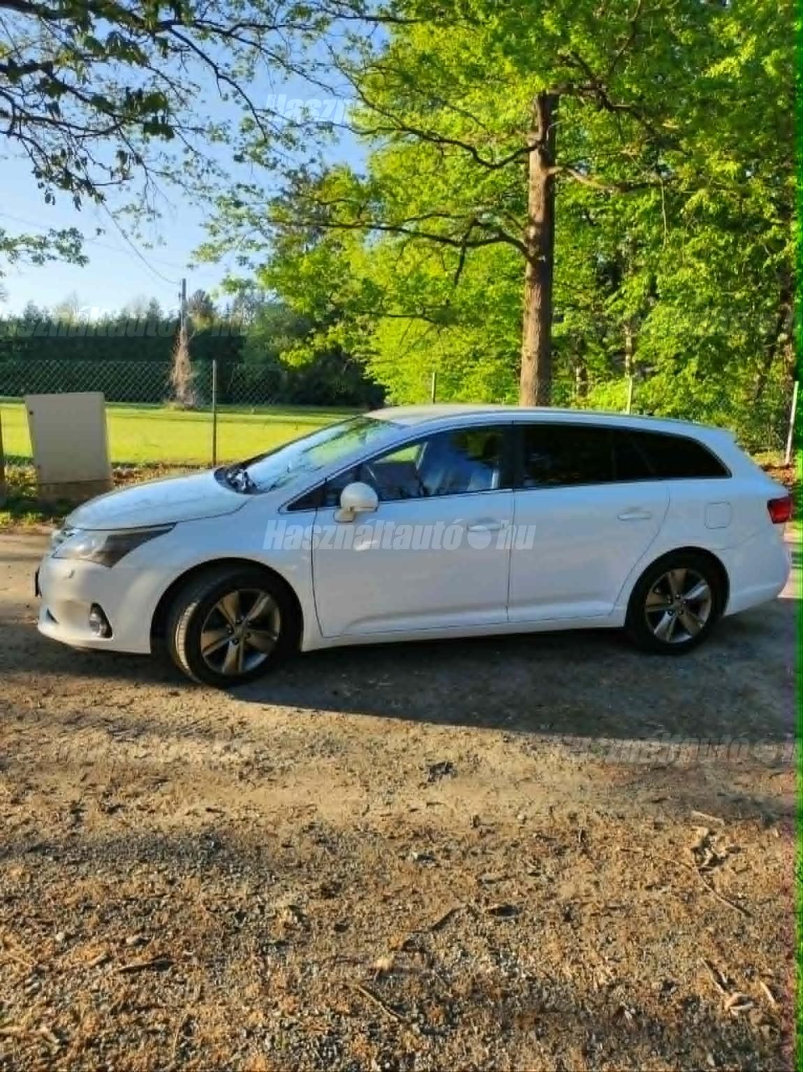 TOYOTA AVENSIS 2014/6 - 1