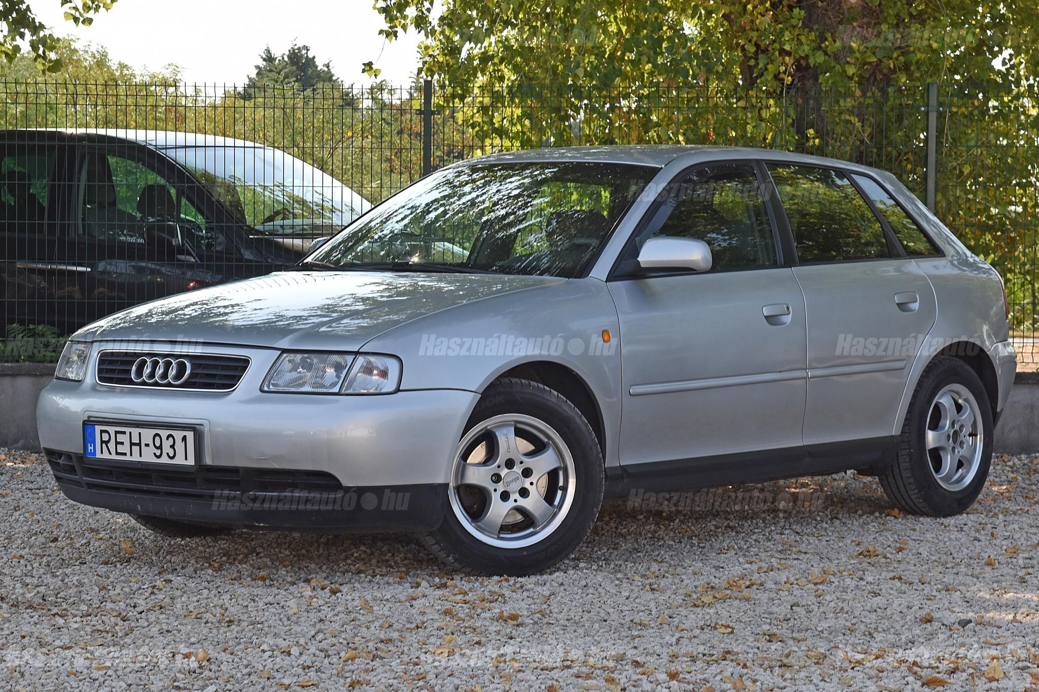 AUDI A3 2000/4 - 1