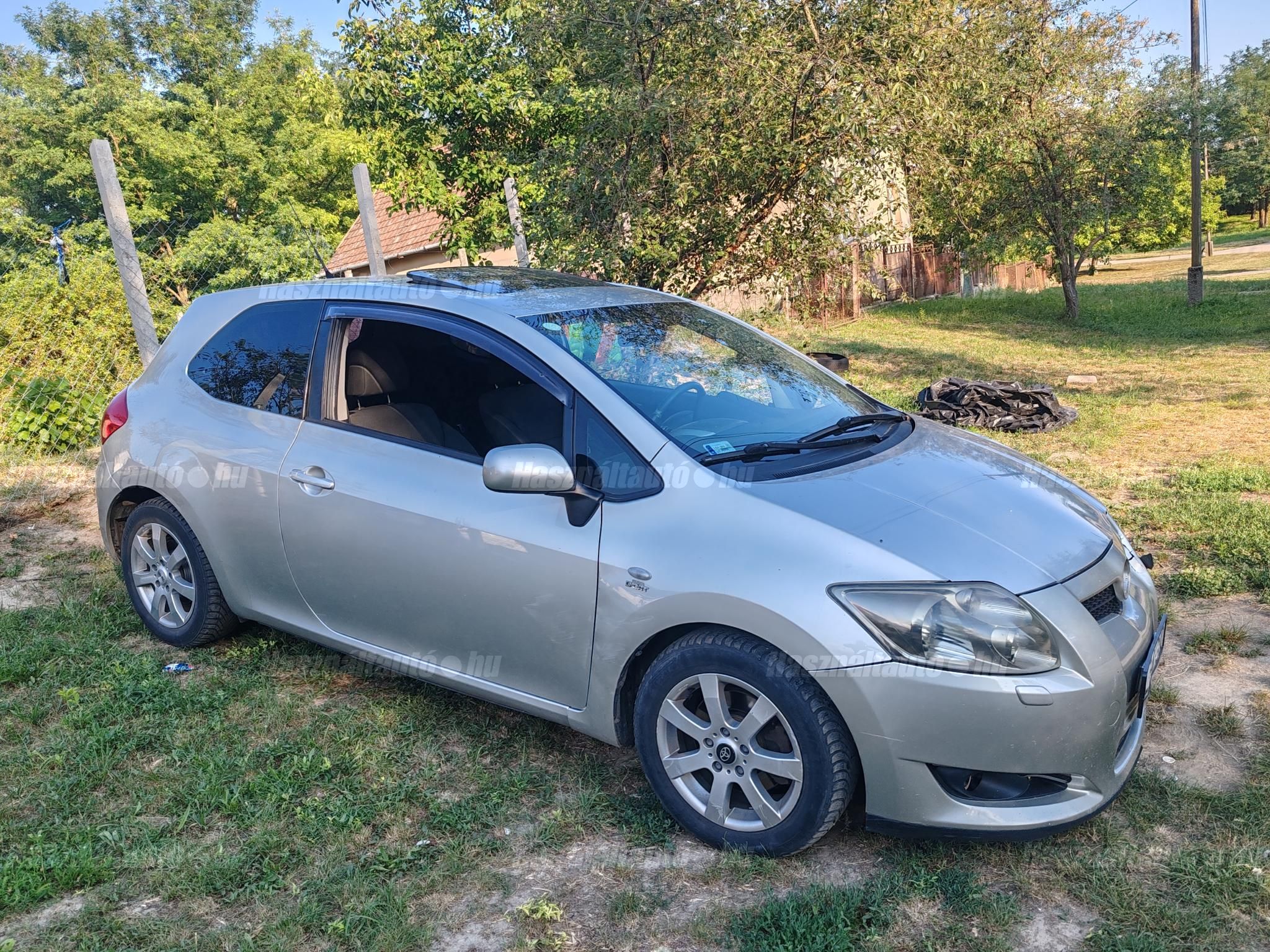 TOYOTA AURIS 2008 - 1