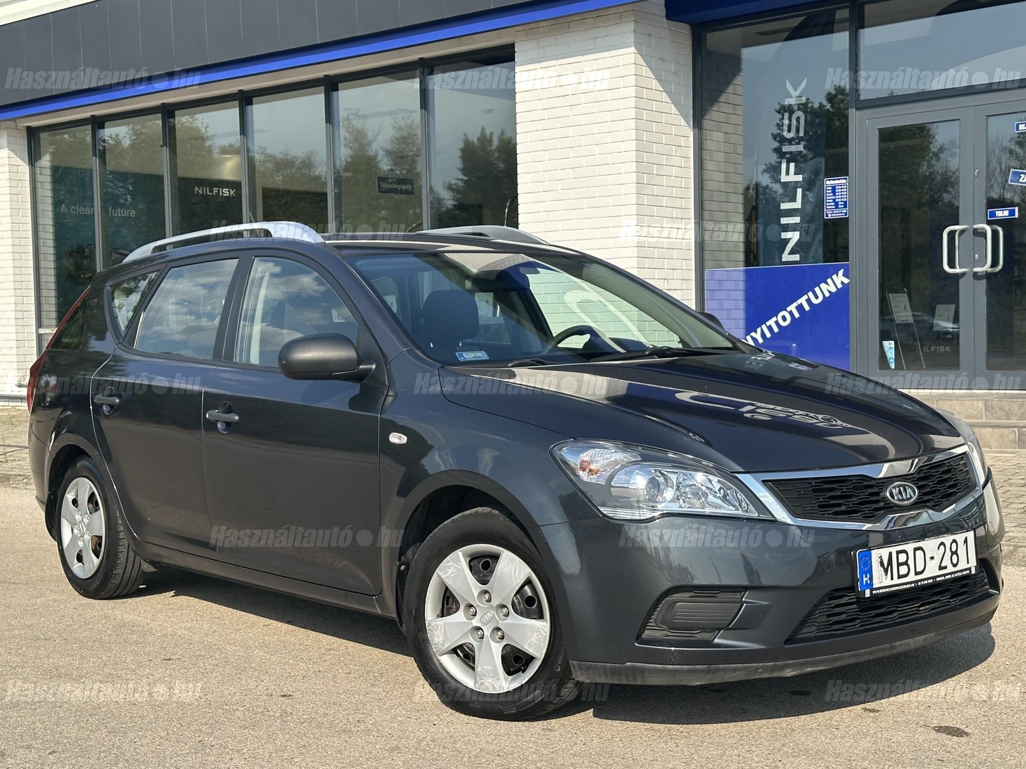KIA CEE'D 2012/7 - 1