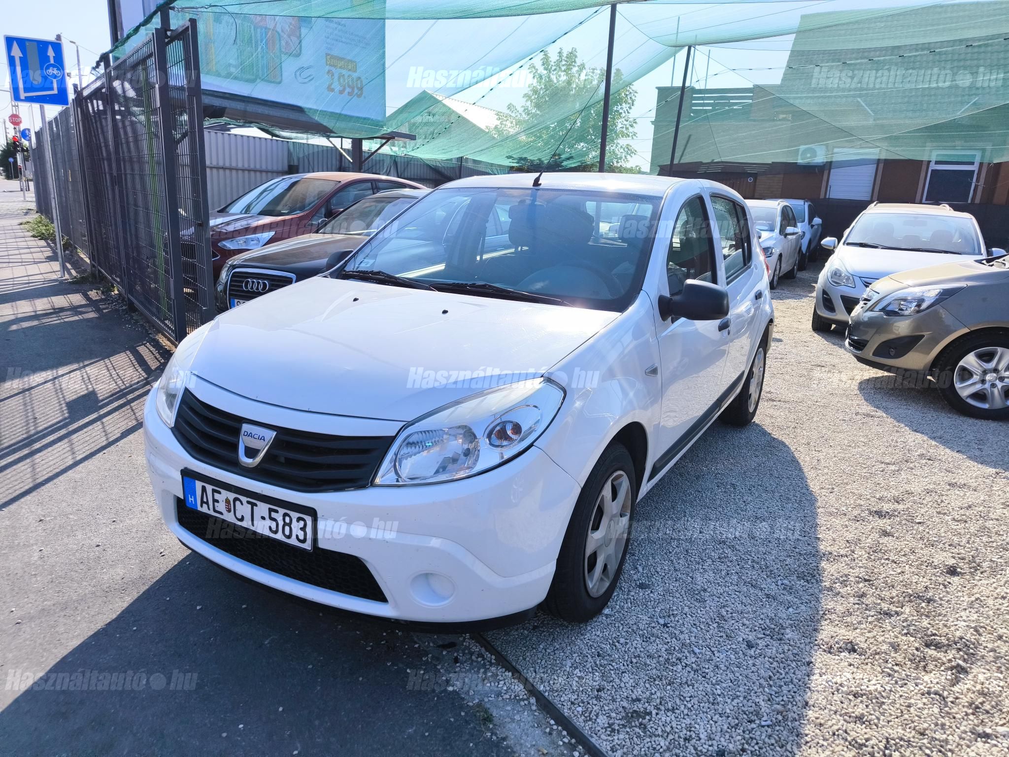 DACIA SANDERO 2010/2 - 1