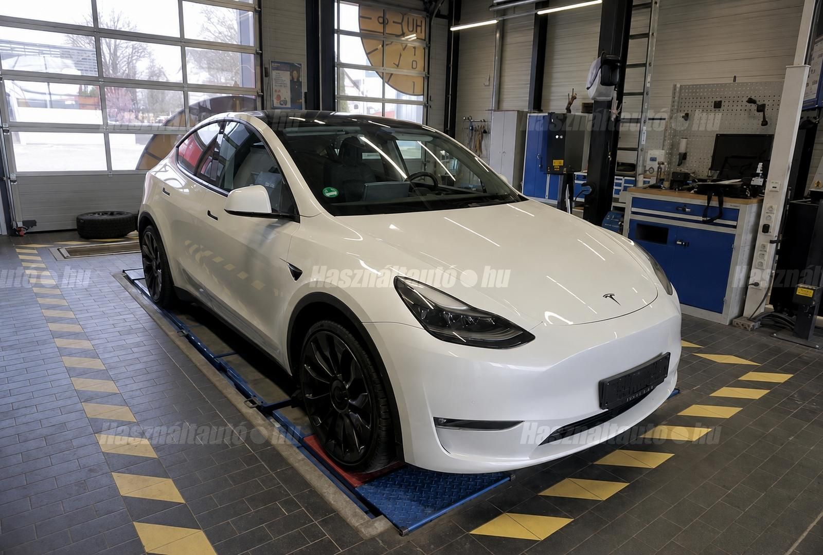 TESLA MODEL Y 2022/9 - 1