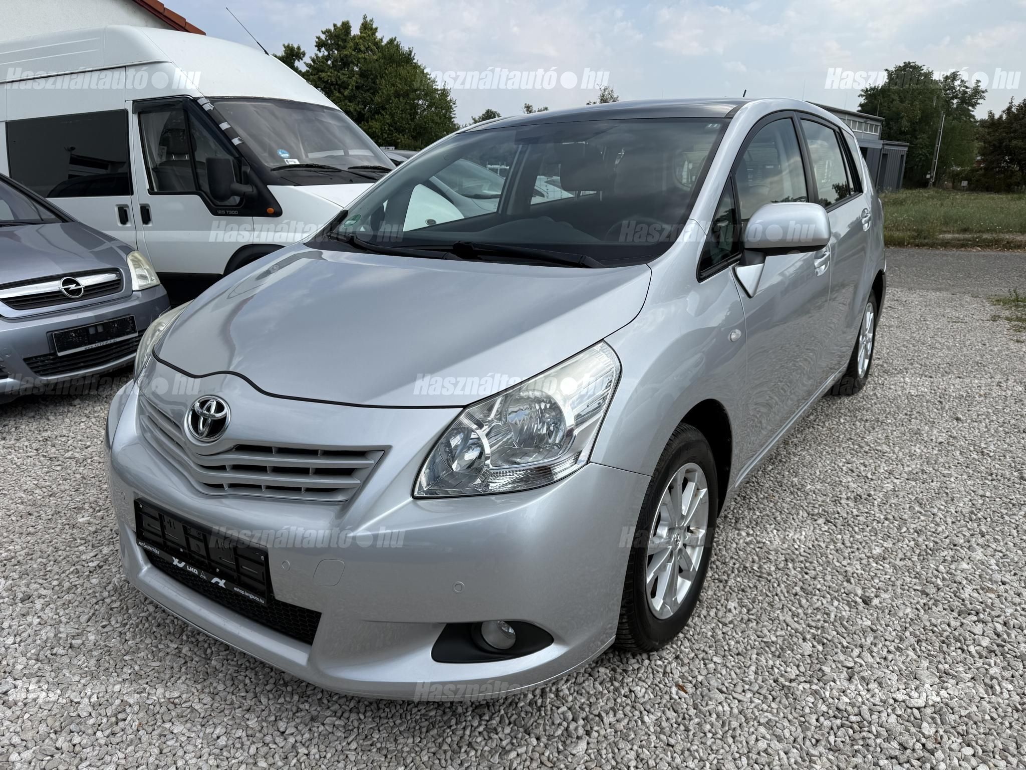 TOYOTA VERSO 2010/7 - 1