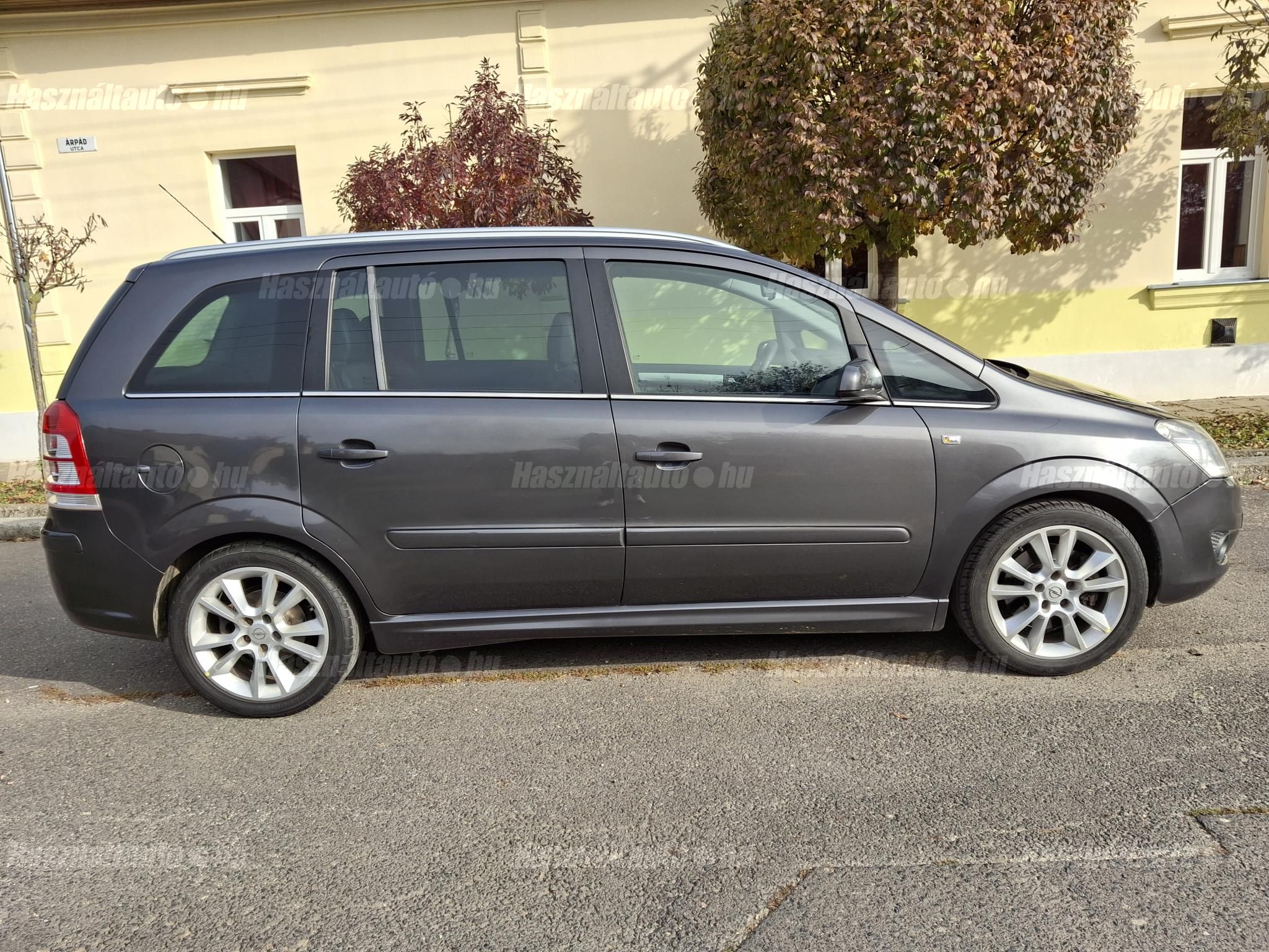 OPEL ZAFIRA B 2009/6 - 1