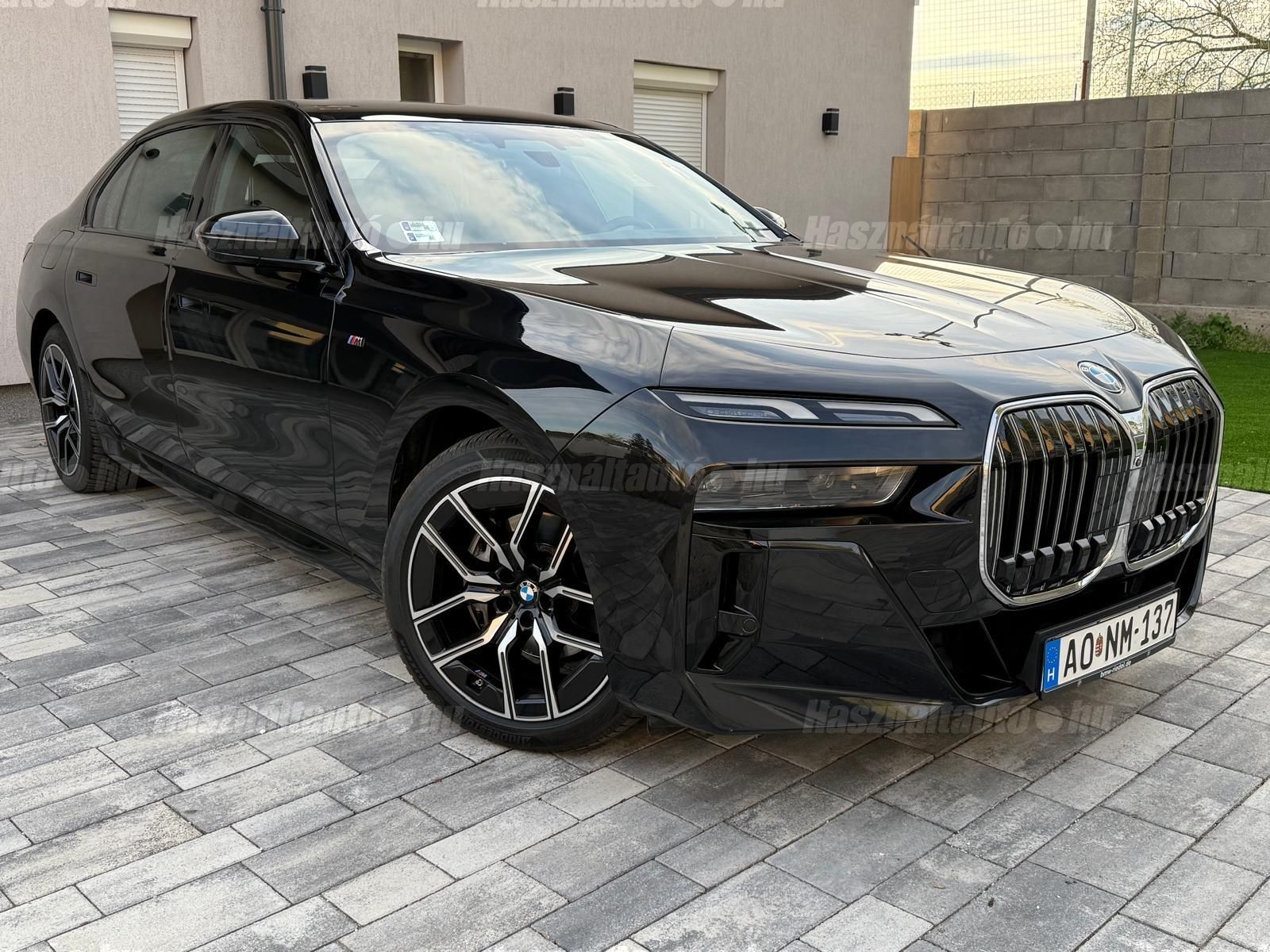 BMW 740 2023/9 - 1