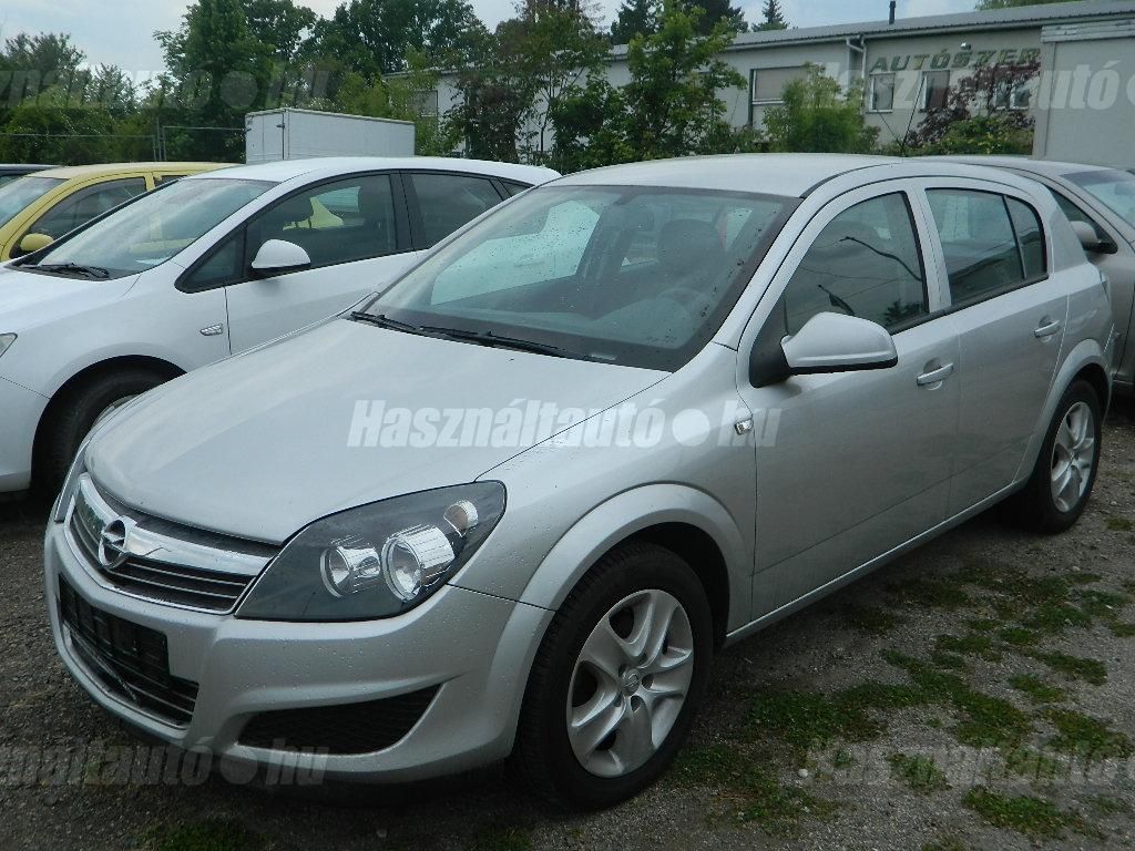OPEL ASTRA H 2012/6 - 1