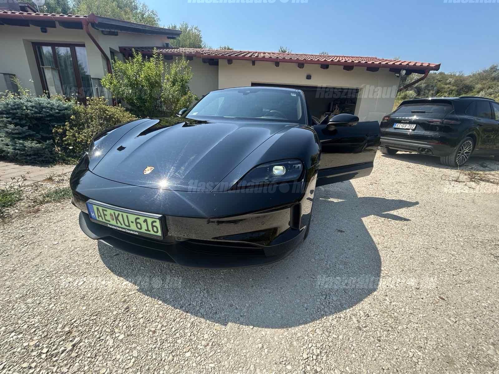 PORSCHE TAYCAN 2024/4 - 1