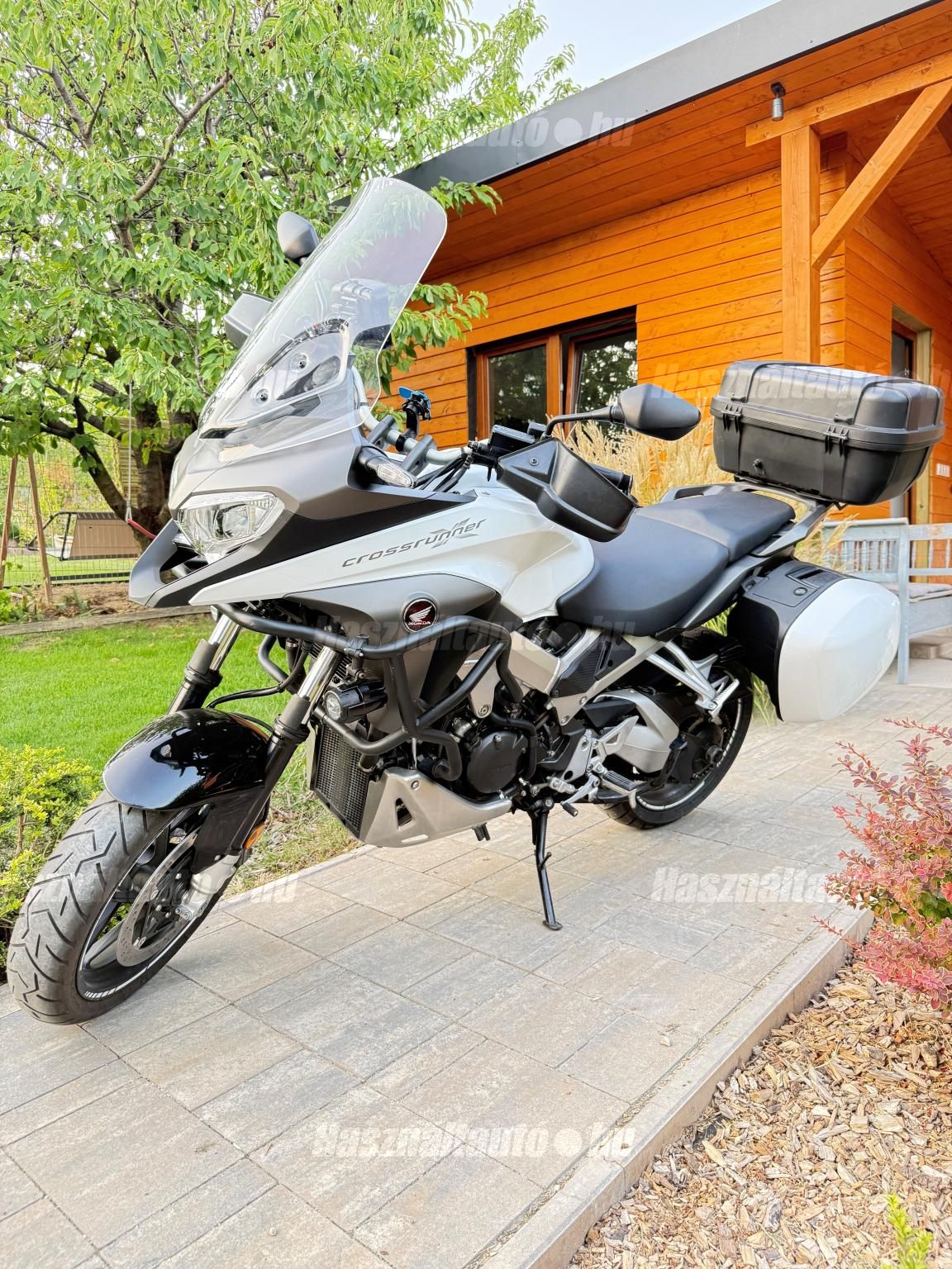 HONDA VFR 800 X 2016/8 - 1