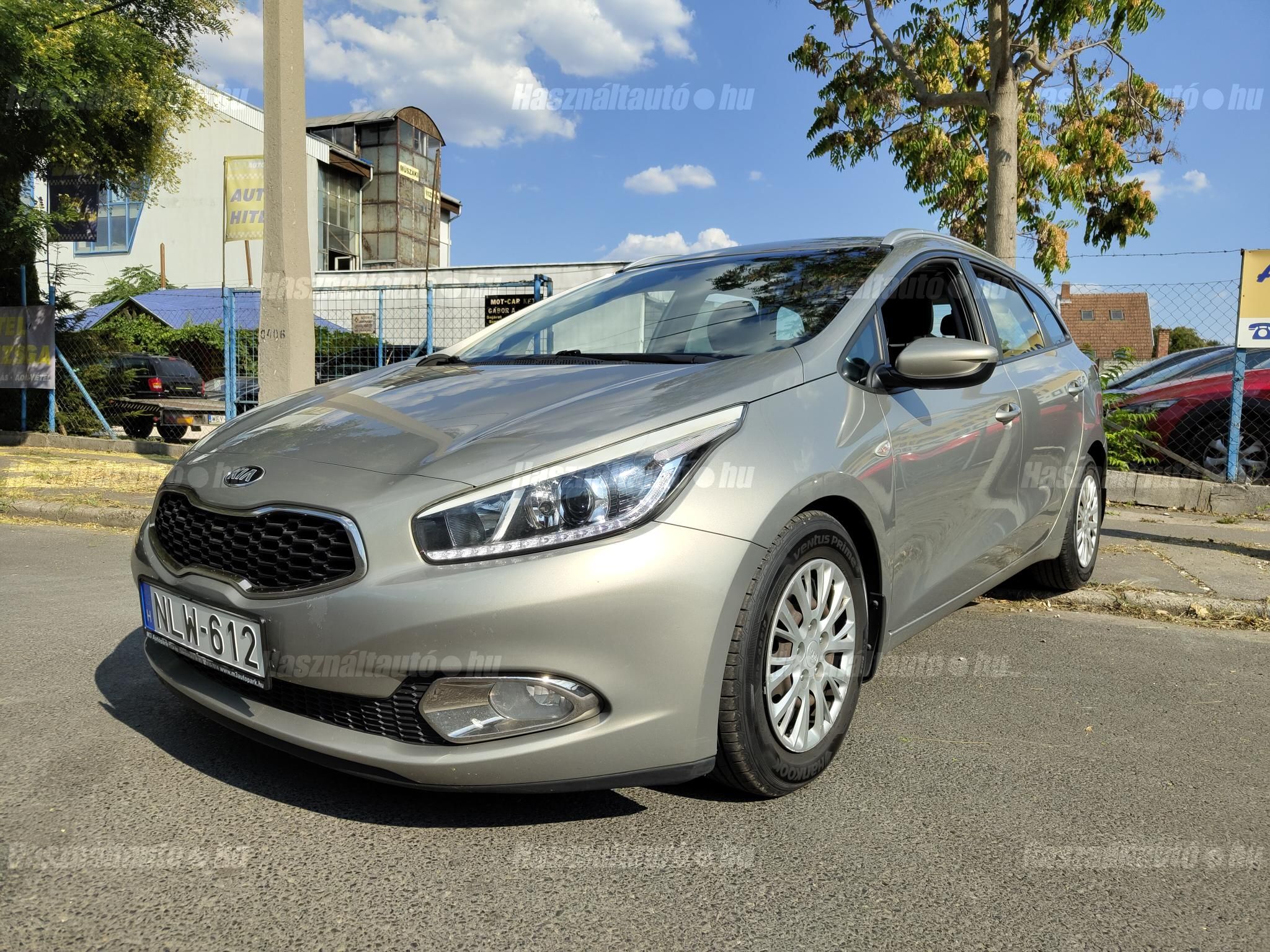 KIA CEE'D 2013/7 - 1