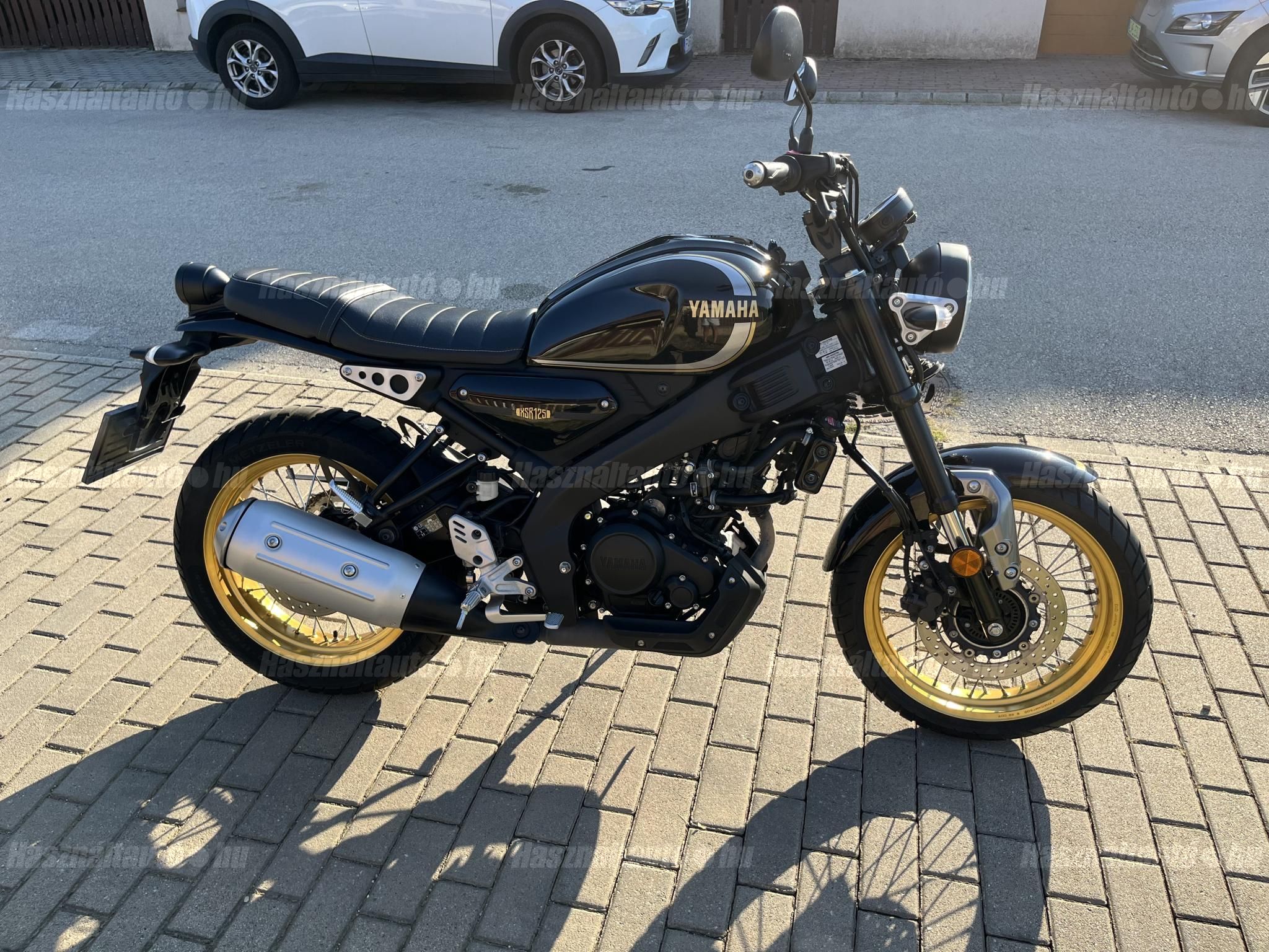 YAMAHA XSR 2022/9 - 1