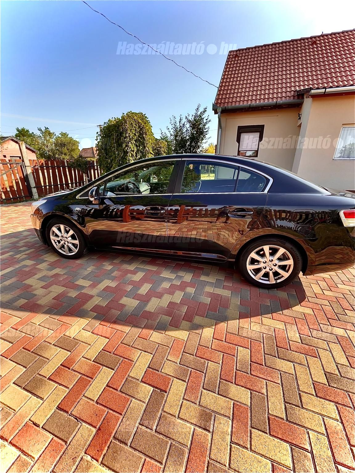 TOYOTA AVENSIS 2010/4 - 1