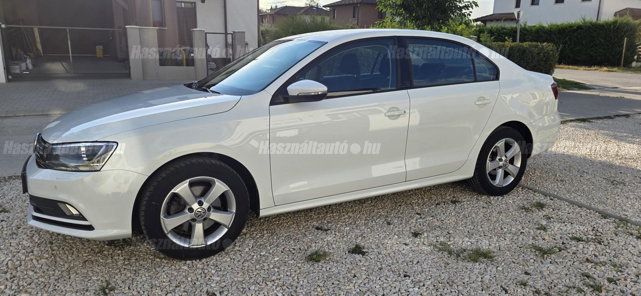 VOLKSWAGEN JETTA VI 2017/11 - 1
