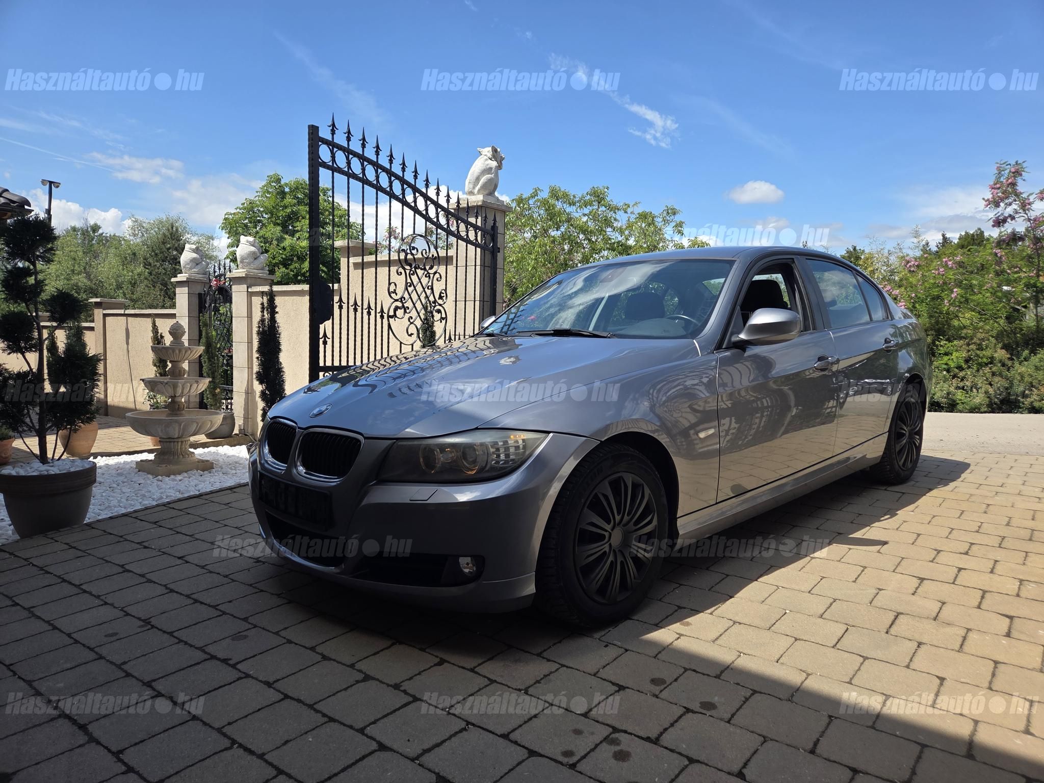 BMW 318 2010/3 - 1