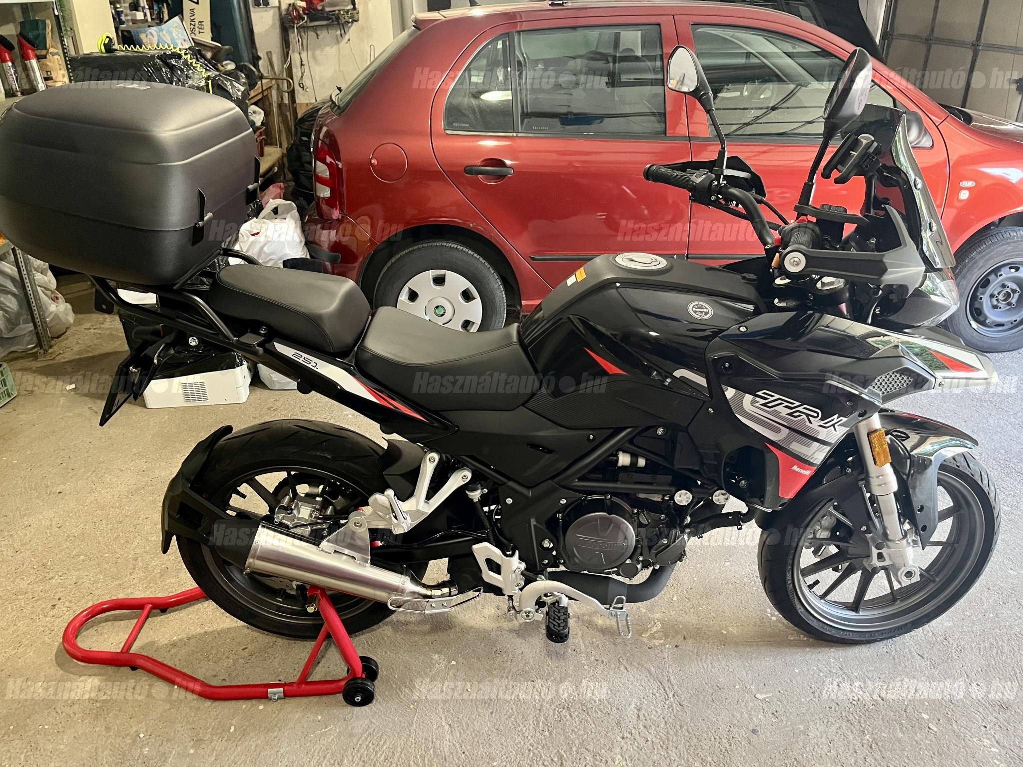 BENELLI TRK 251 2023/6 - 1