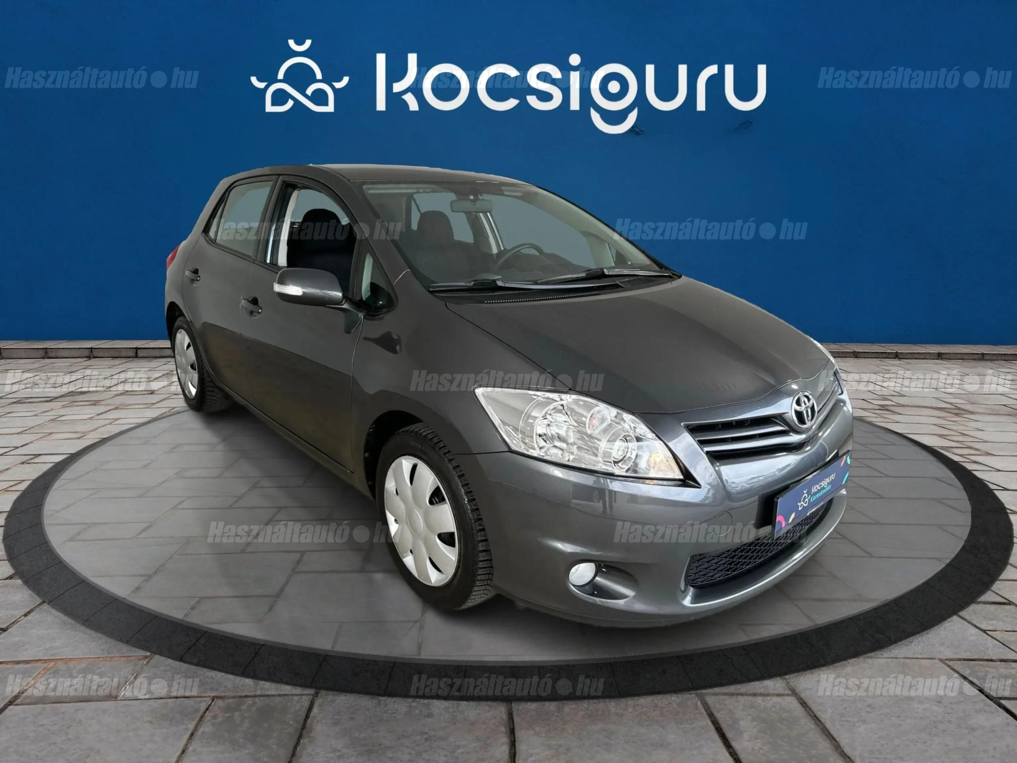 TOYOTA AURIS 2026/7 - 1
