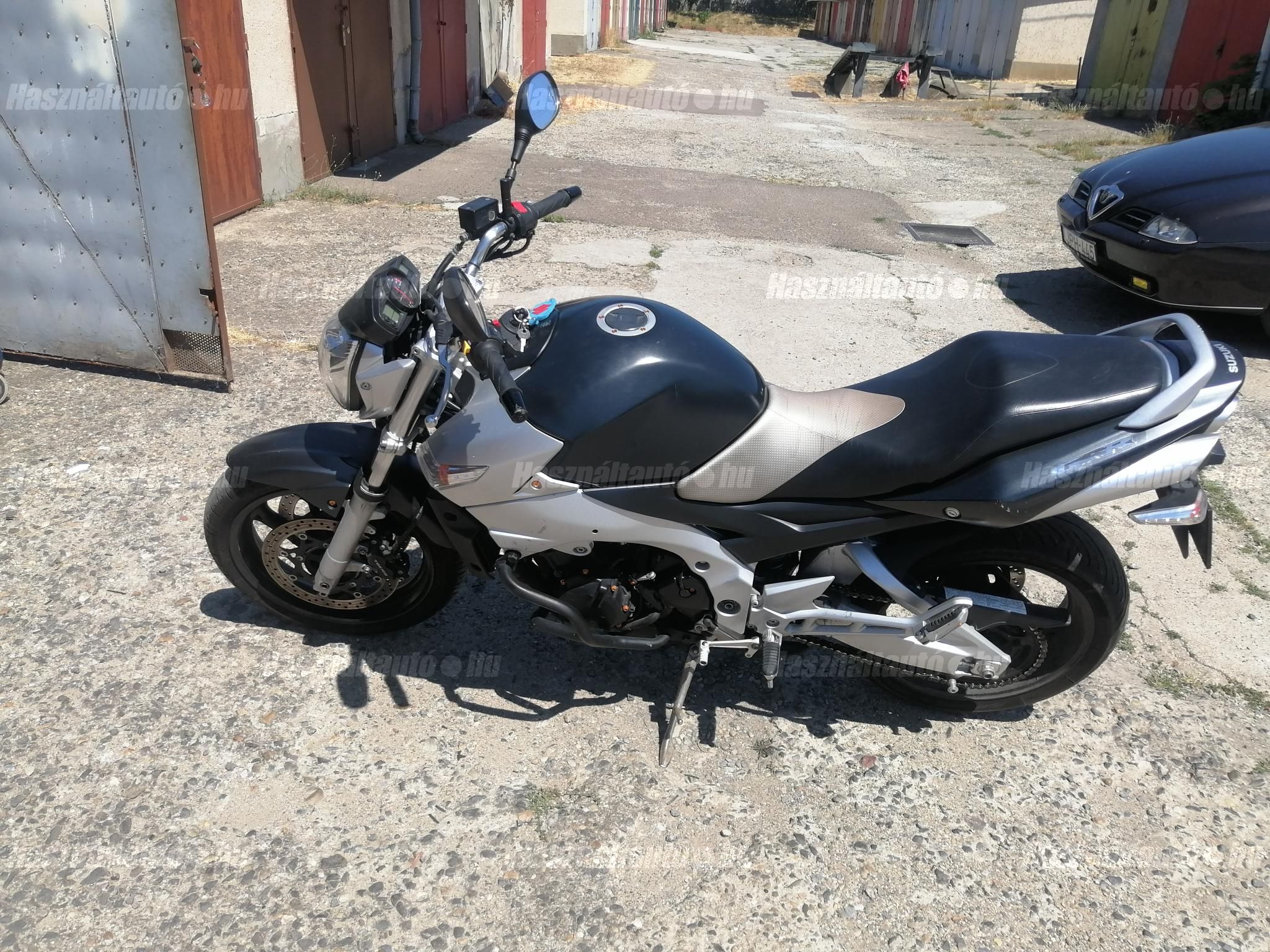 SUZUKI GSR 600 2007/12 - 1