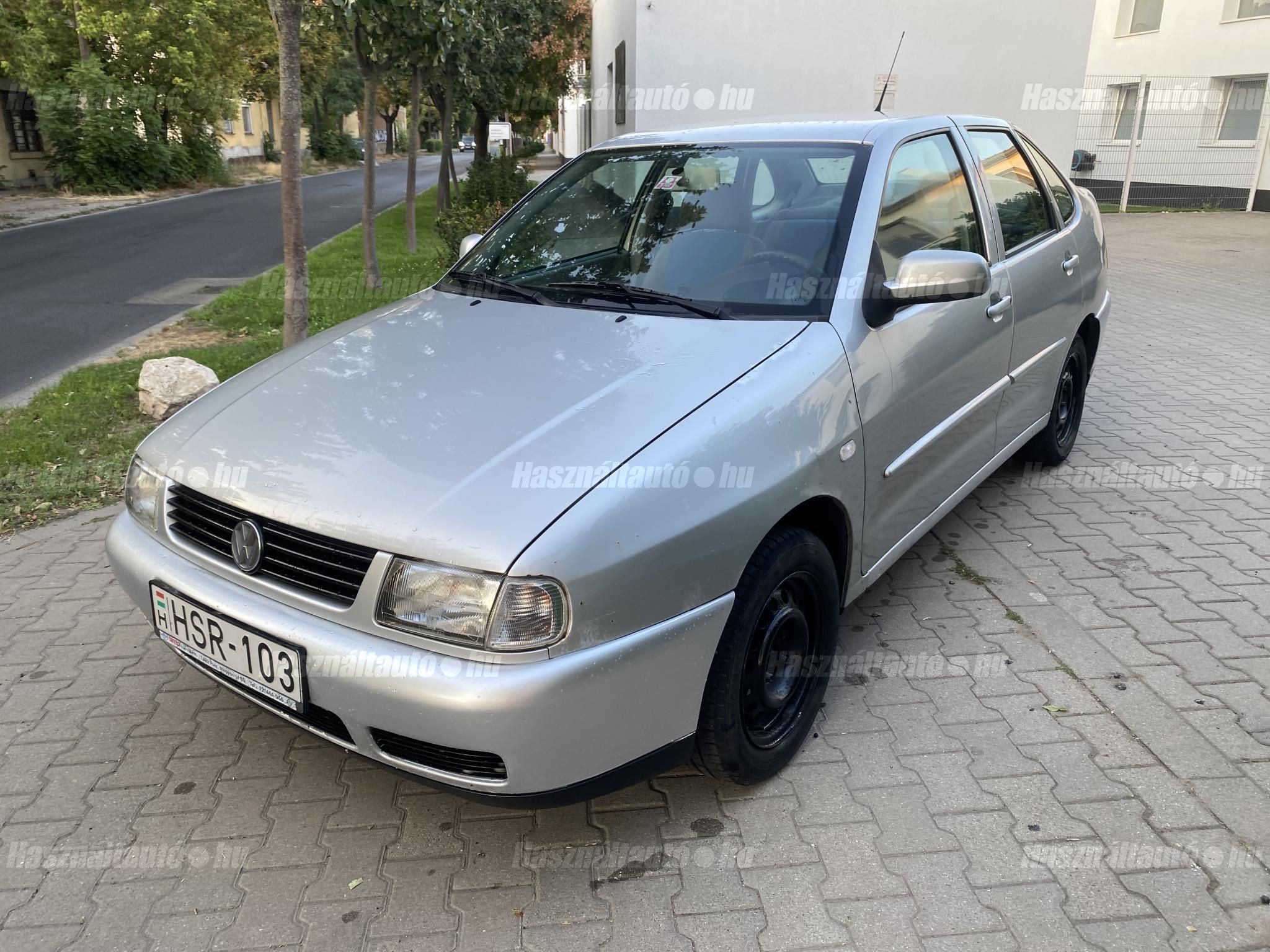VOLKSWAGEN POLO I 2001/8 - 1