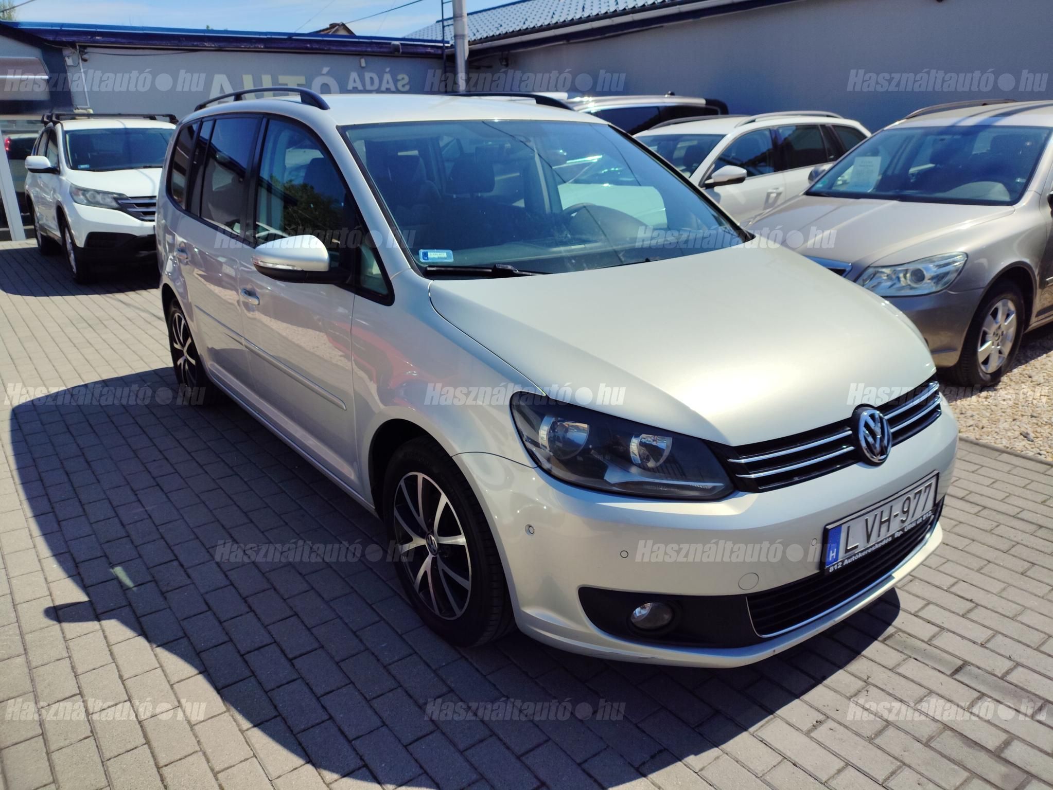 VOLKSWAGEN TOURAN 2011/10 - 1