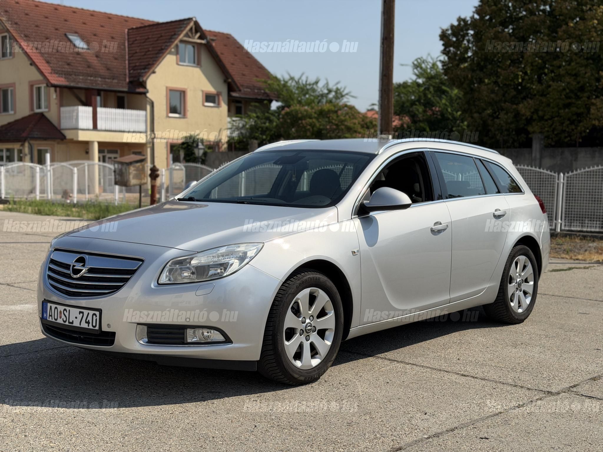 OPEL INSIGNIA 2010/10 - 1