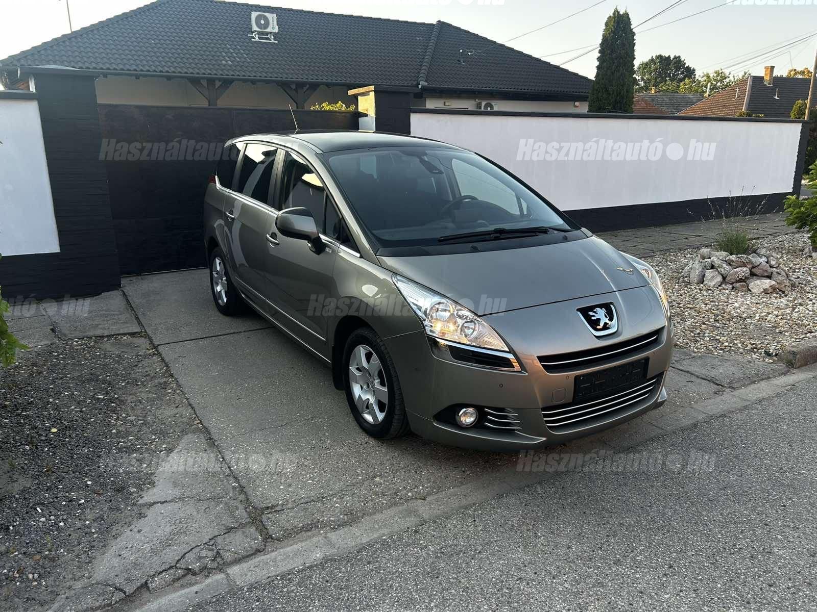 PEUGEOT 5008 2013/8 - 1