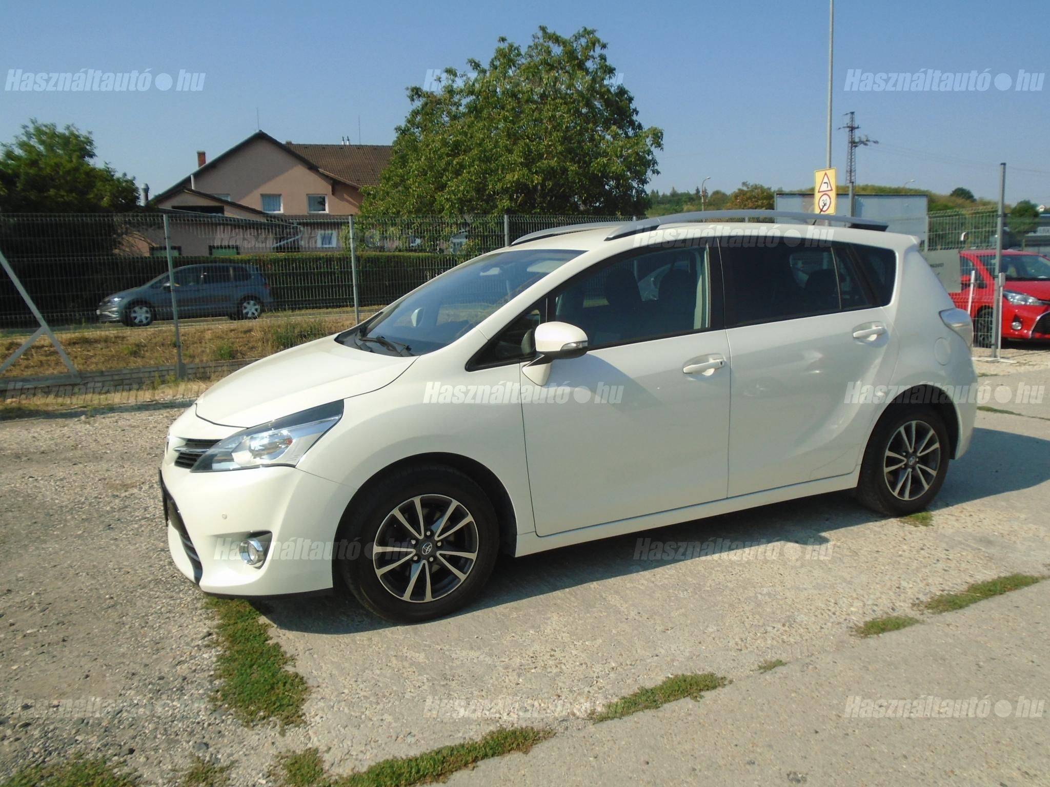 TOYOTA VERSO 2014/10 - 1