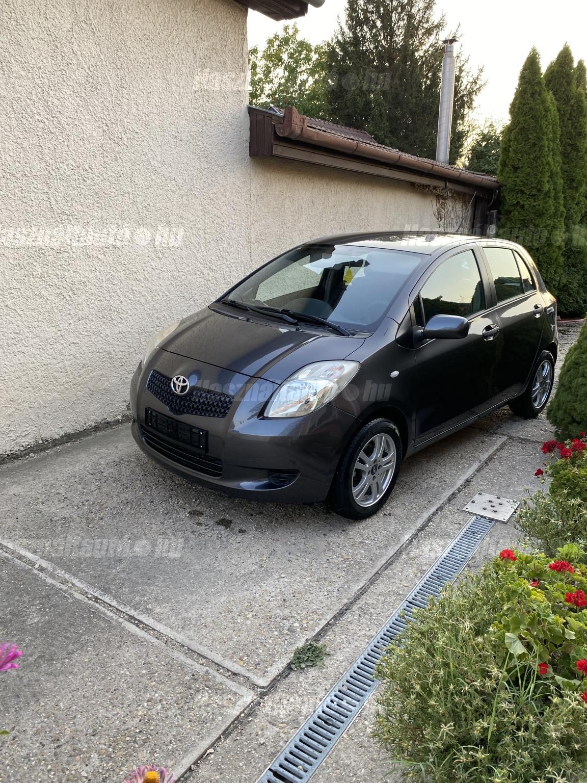 TOYOTA YARIS 2009/3 - 1