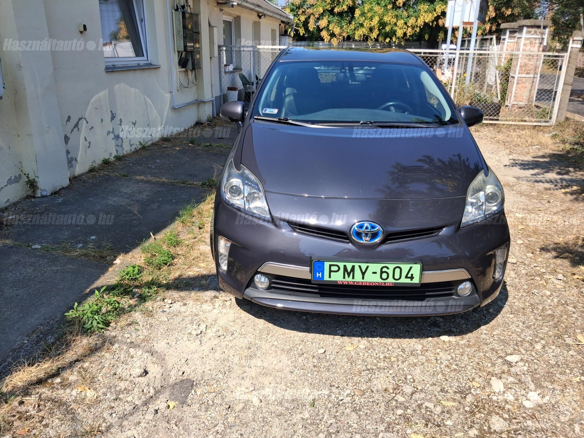 TOYOTA PRIUS PLUG-IN 2013 - 1