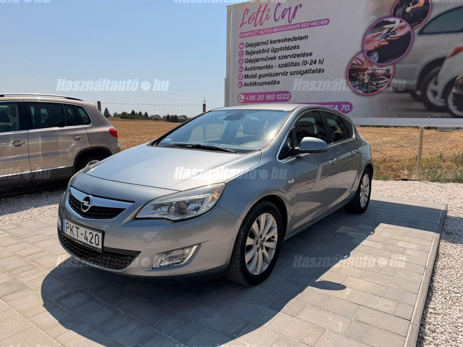 OPEL ASTRA J 2011/8 - 1