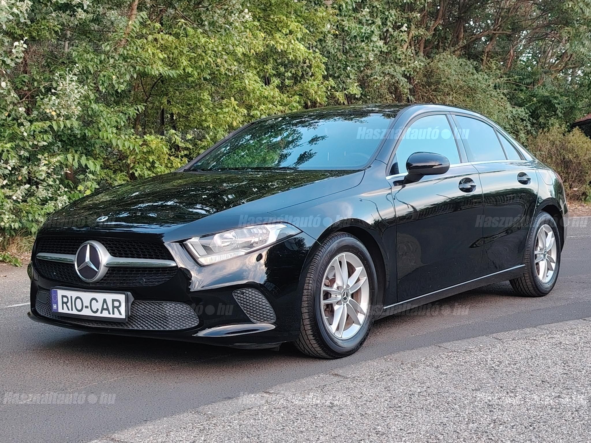 MERCEDES-BENZ A 180 2021/5 - 1