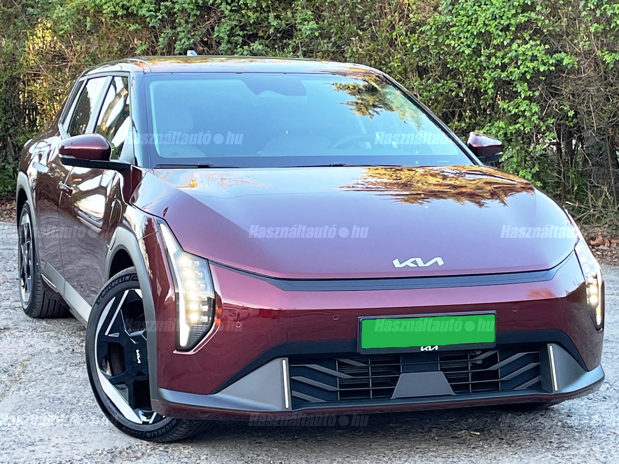 KIA EV4 2025/10 - 1