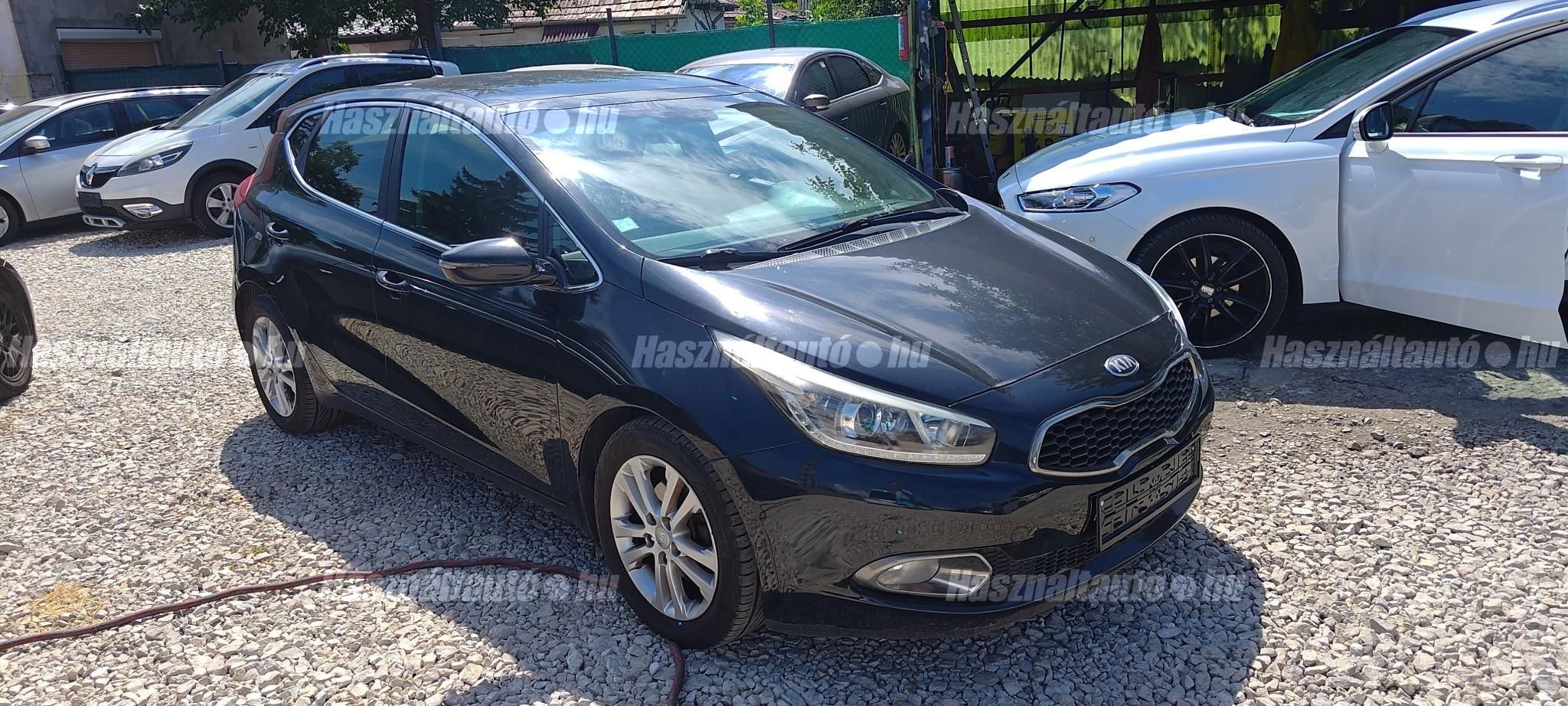 KIA CEE'D 2013/10 - 1