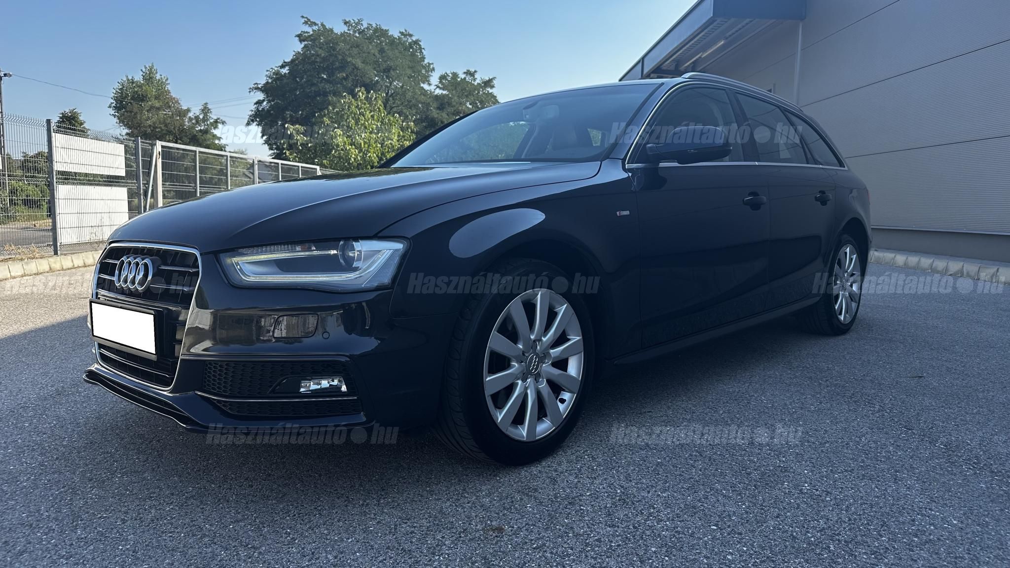 AUDI A4 2013/6 - 1