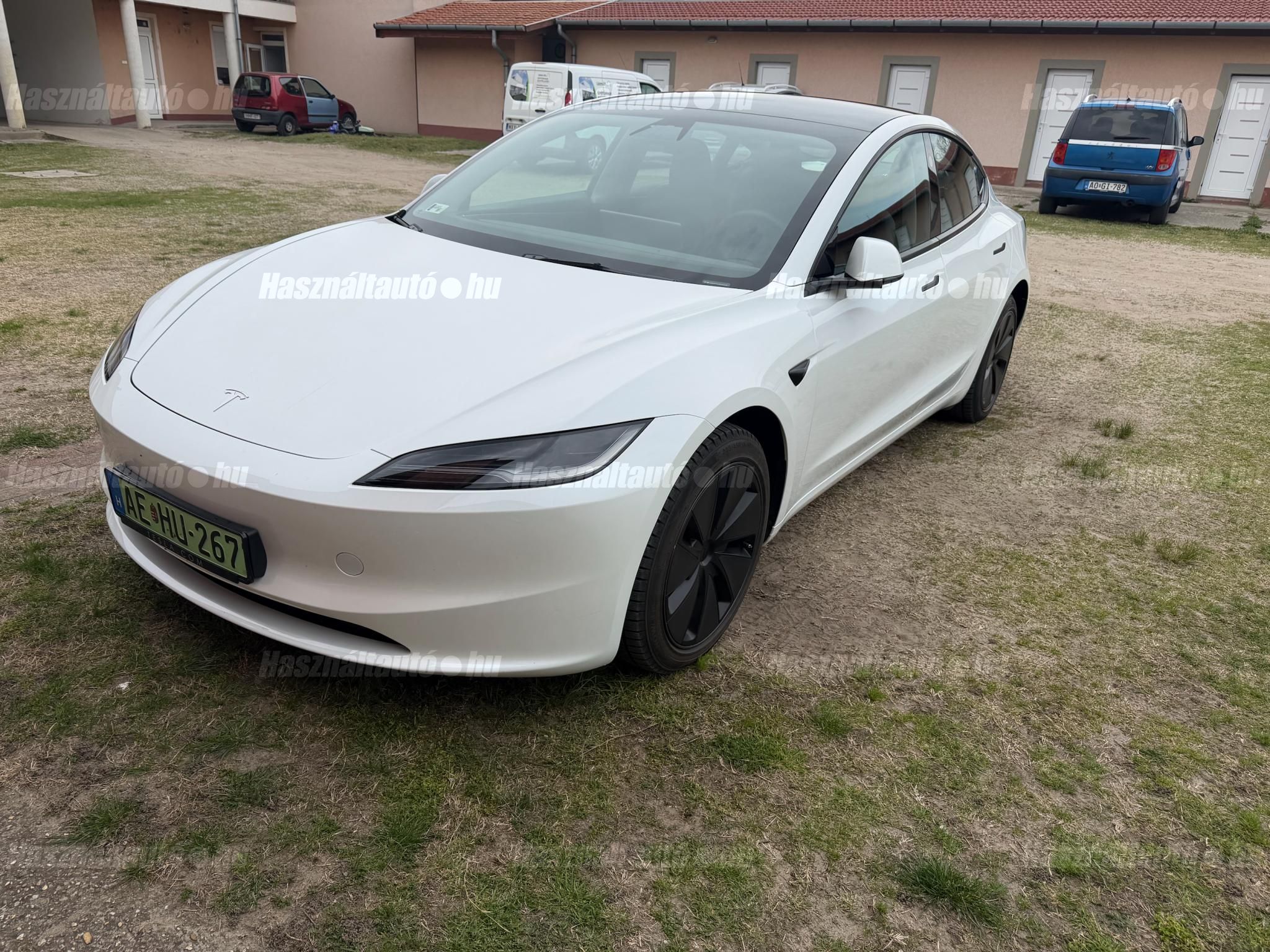 TESLA MODEL 3 2023/11 - 1