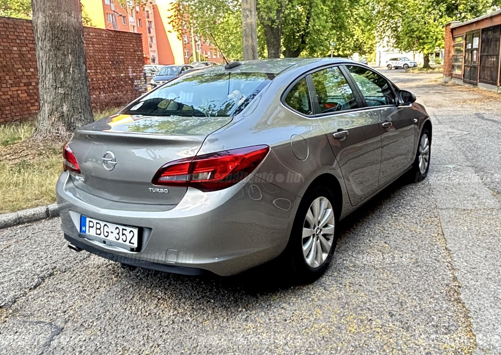 OPEL ASTRA J 2017/3 - 1