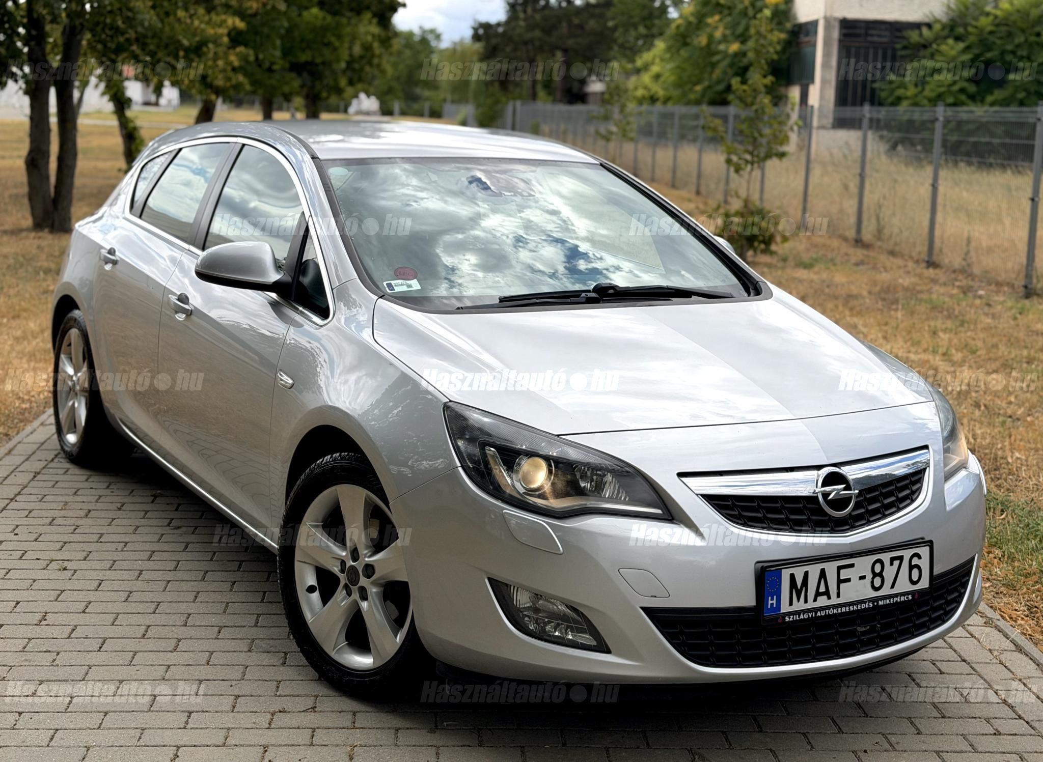 OPEL ASTRA J 2012/10 - 1
