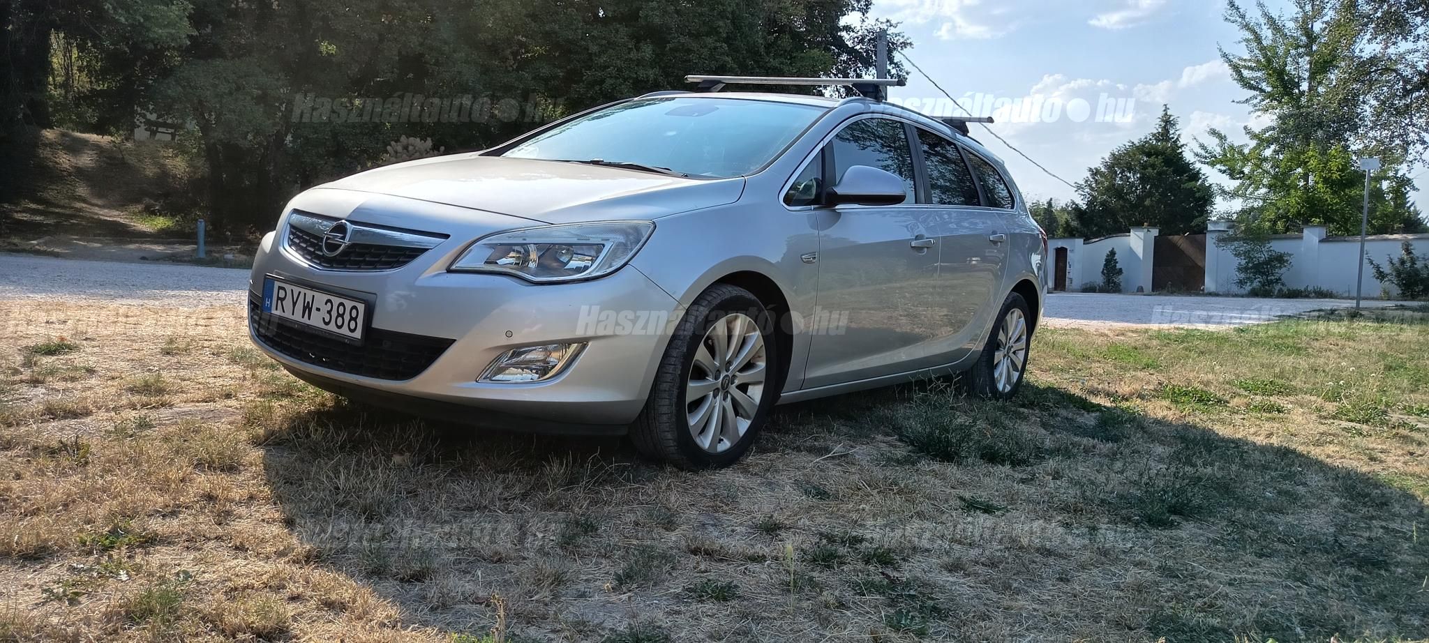 OPEL ASTRA J 2011/4 - 1