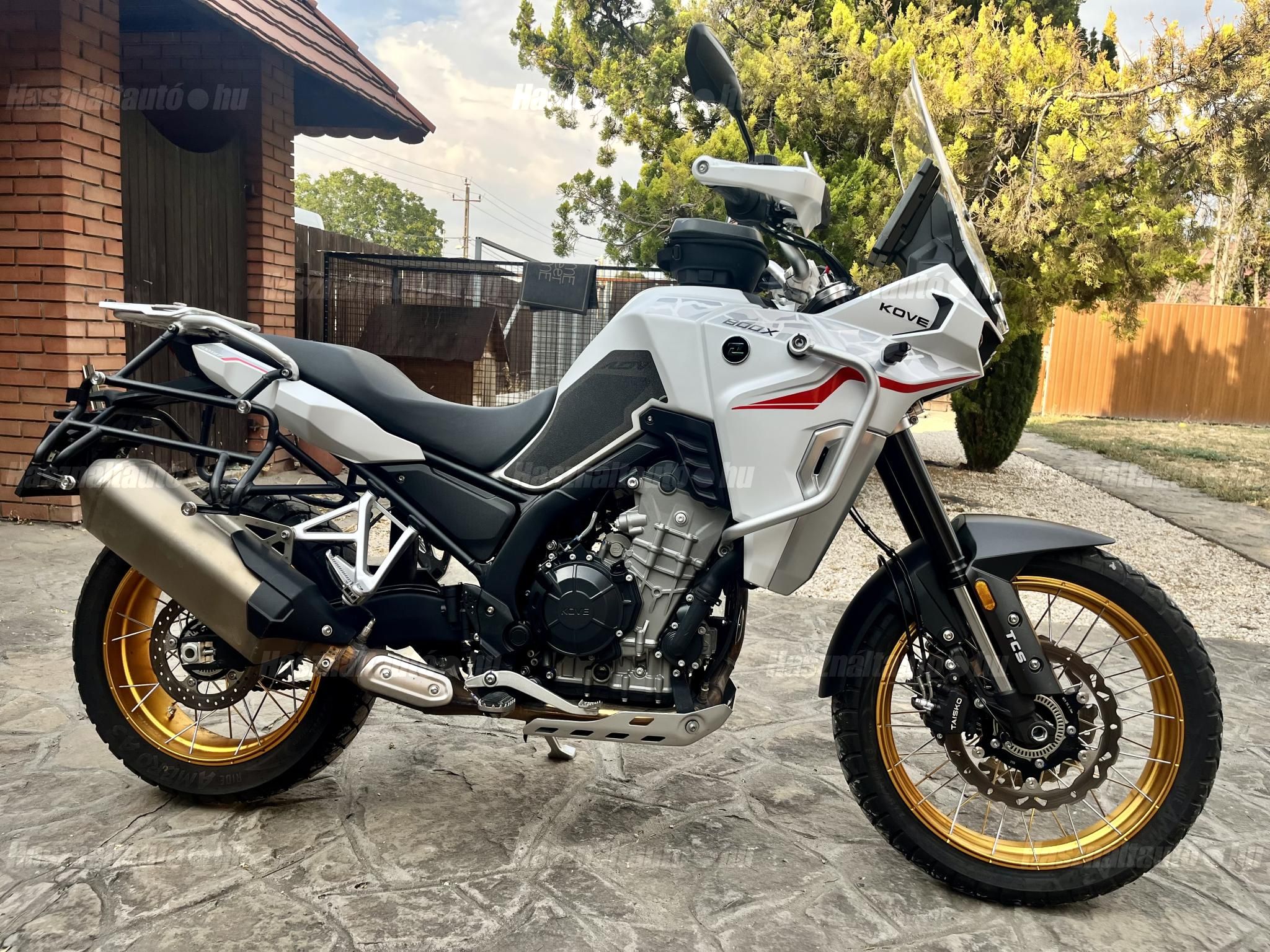 KOVE 800X 2025/12 - 1