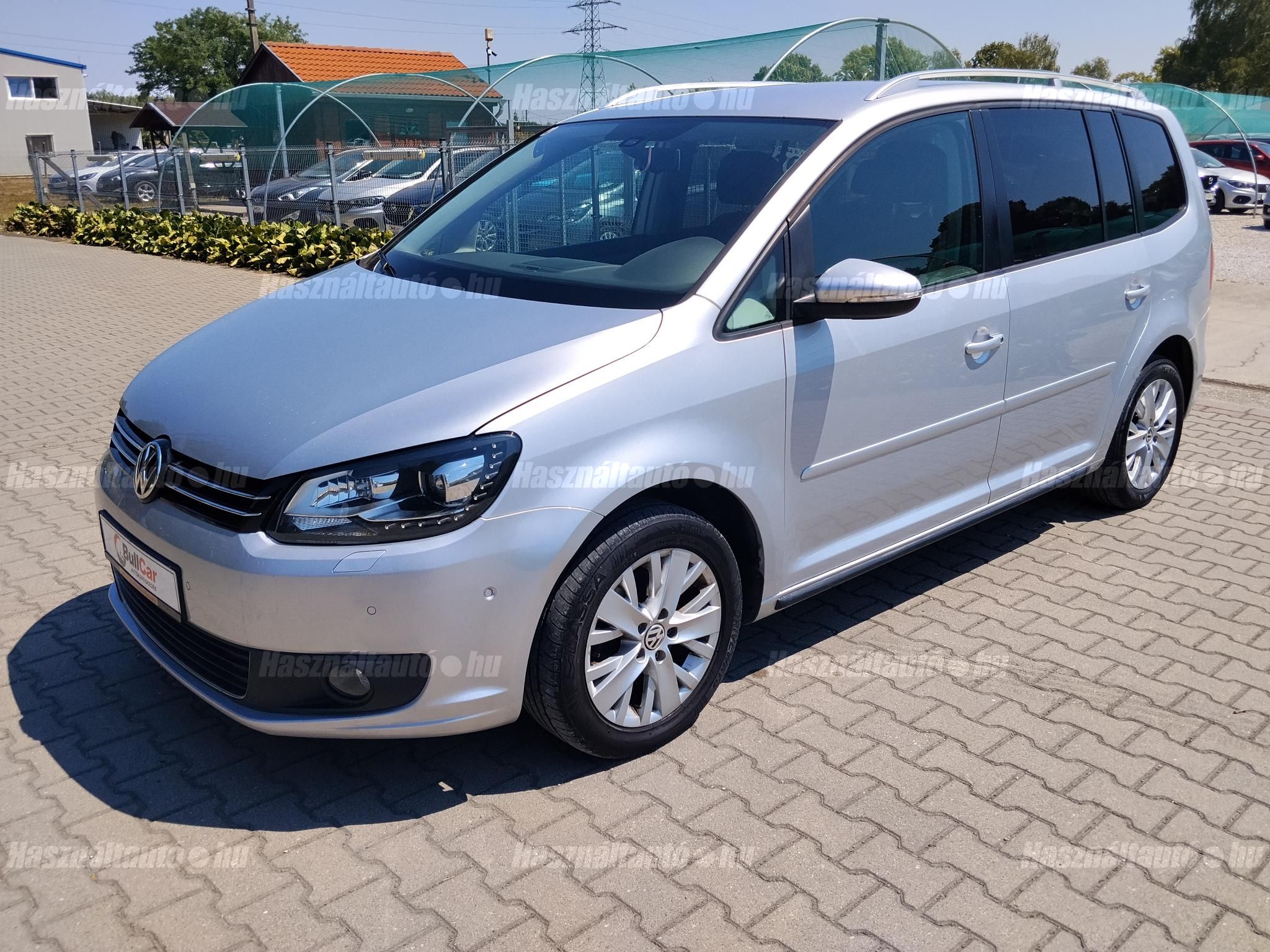 VOLKSWAGEN TOURAN 2013/8 - 1