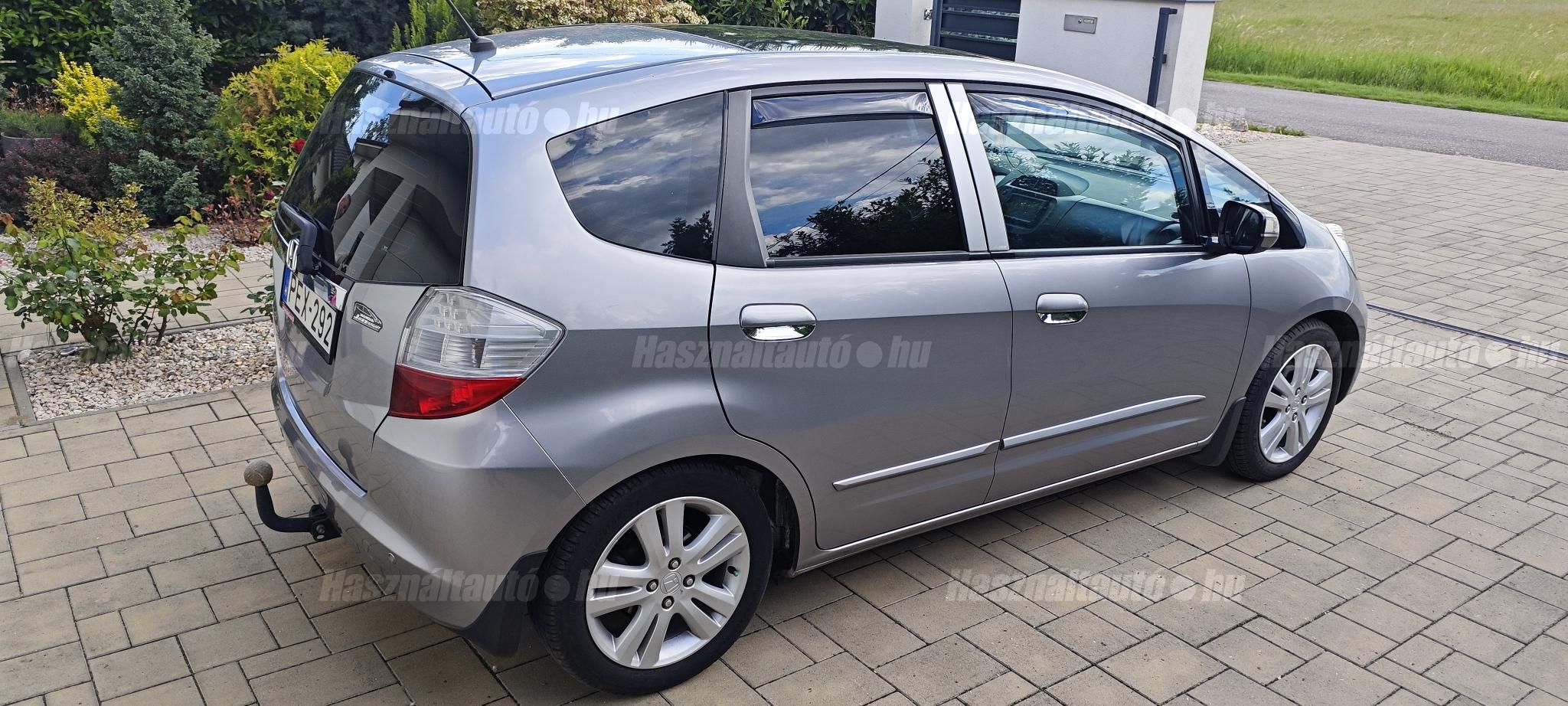 HONDA JAZZ 2010 - 1