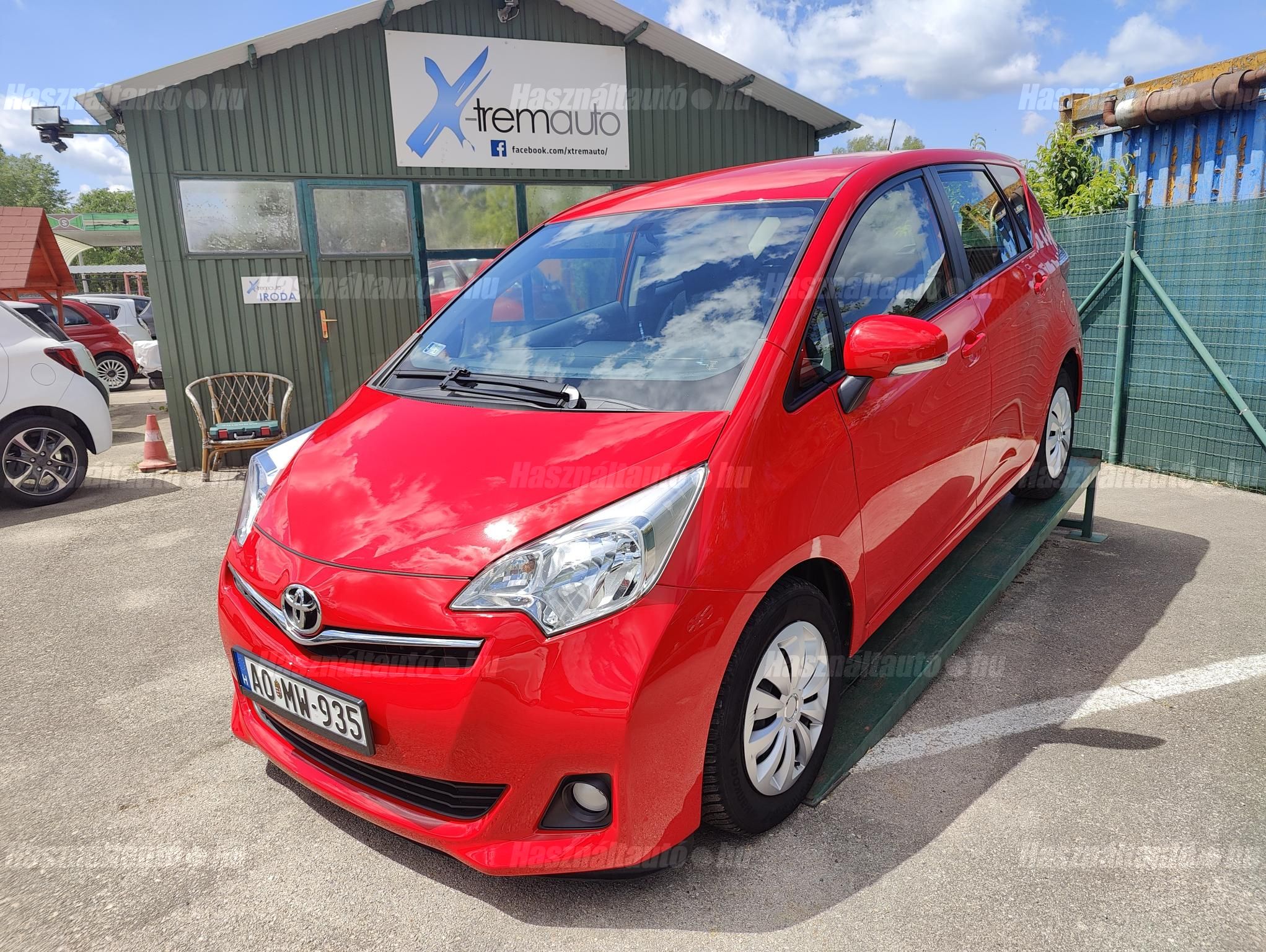 TOYOTA VERSO-S 2011 - 1