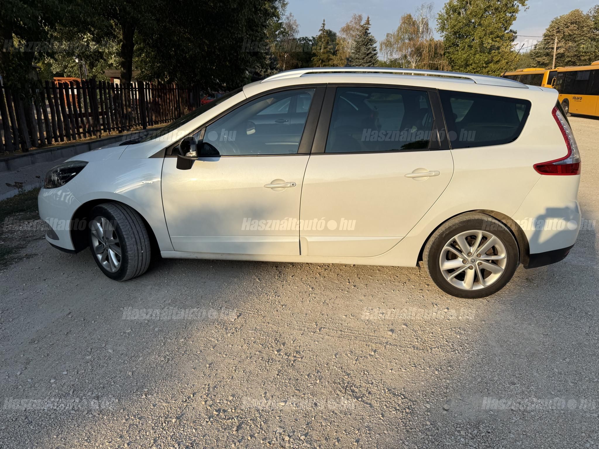 RENAULT GRAND SCENIC 2015 - 1